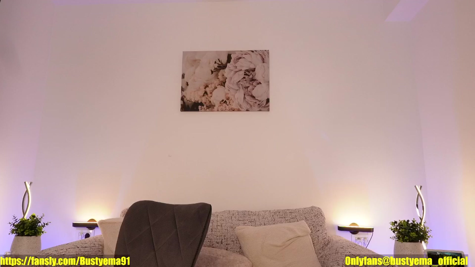 Gallery image thumbnail from Busty_Ema's myfreecams stream on, 06/21/2025, 08:06 image 11 of 20