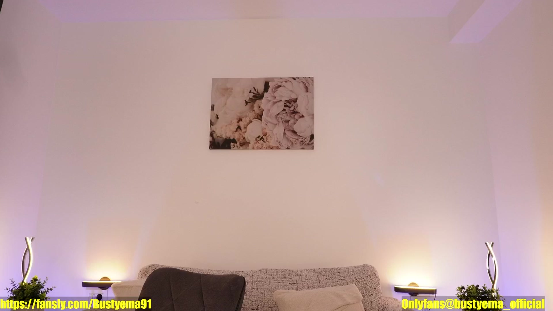 Gallery image thumbnail from Busty_Ema's myfreecams stream on, 06/21/2025, 08:06 image 10 of 20