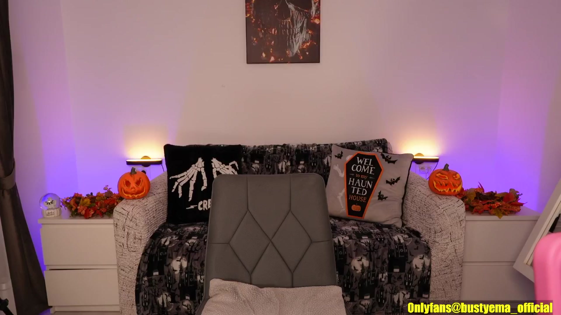 Gallery image thumbnail from Busty_Ema's myfreecams stream on, 10/12/2025, 06:57 image 16 of 20