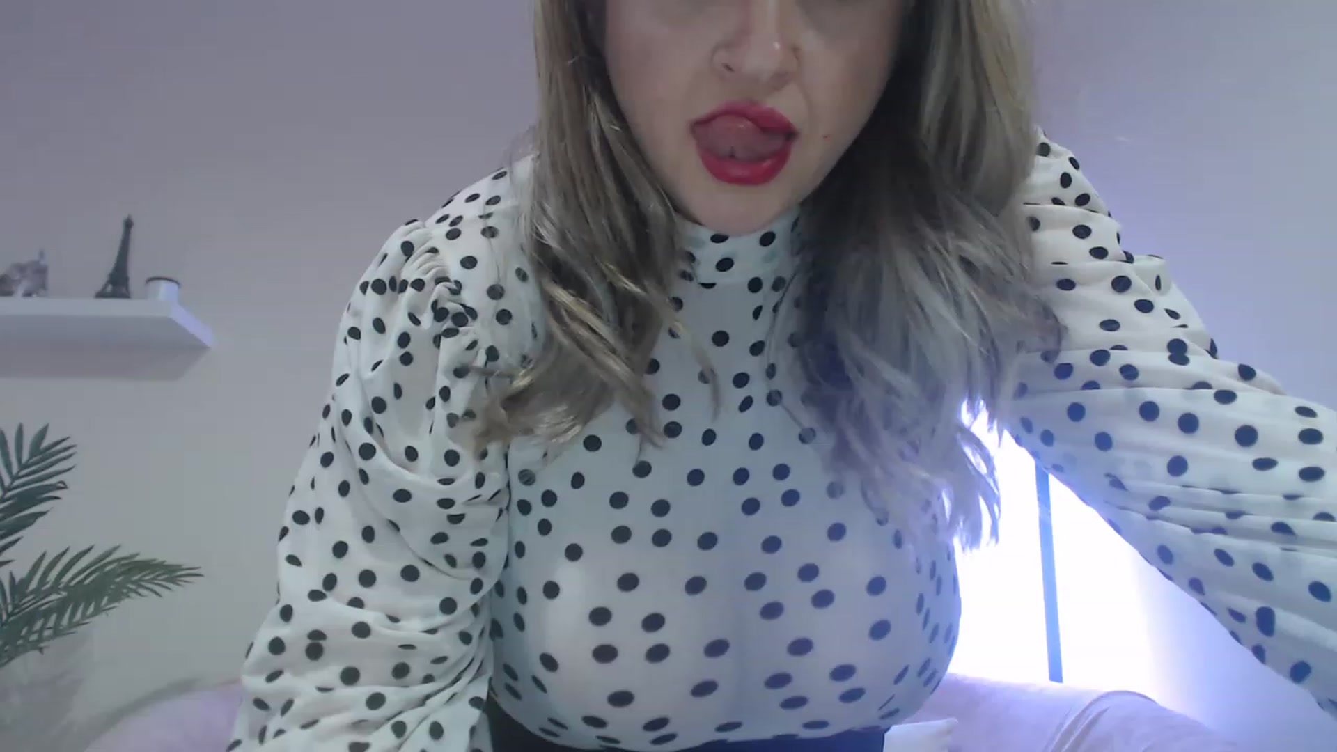 Gallery image thumbnail from Busty_Girl00's myfreecams stream on, 04/01/2023, 20:49 image 11 of 20
