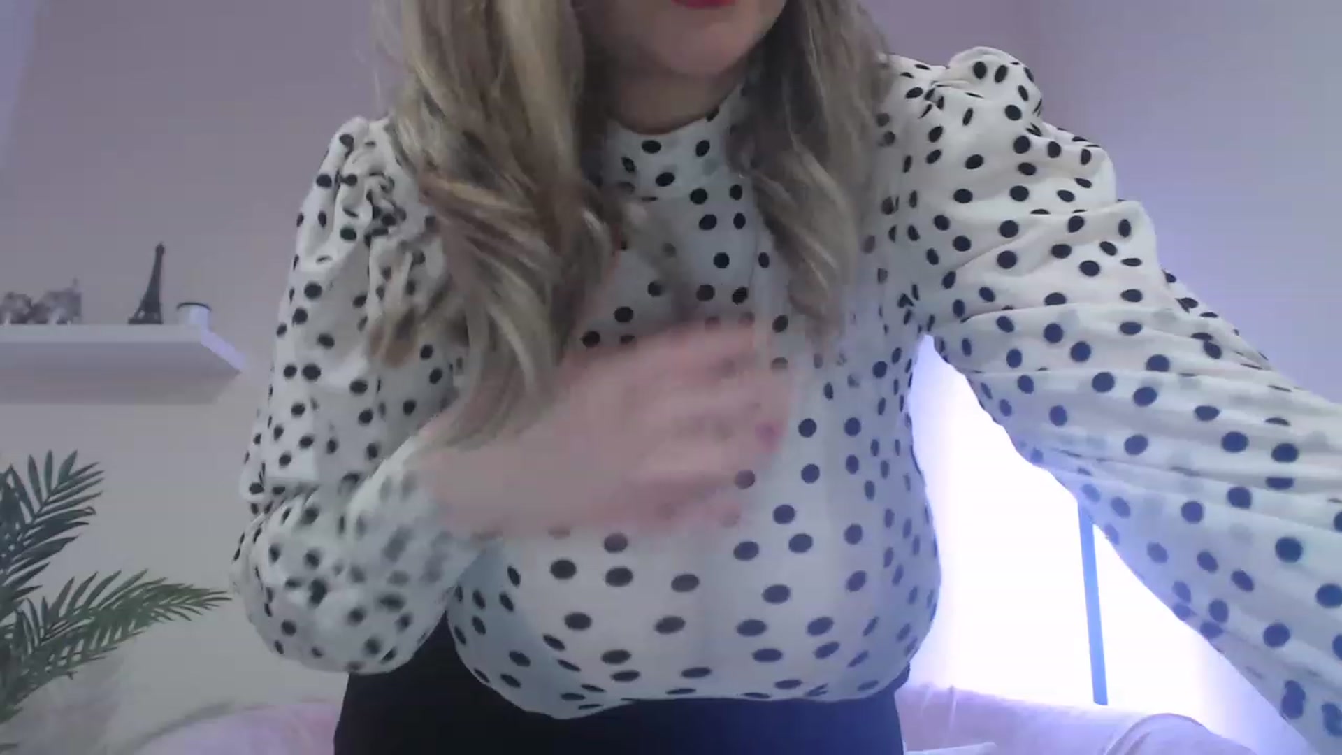Gallery image thumbnail from Busty_Girl00's myfreecams stream on, 04/01/2023, 20:49 image 18 of 20