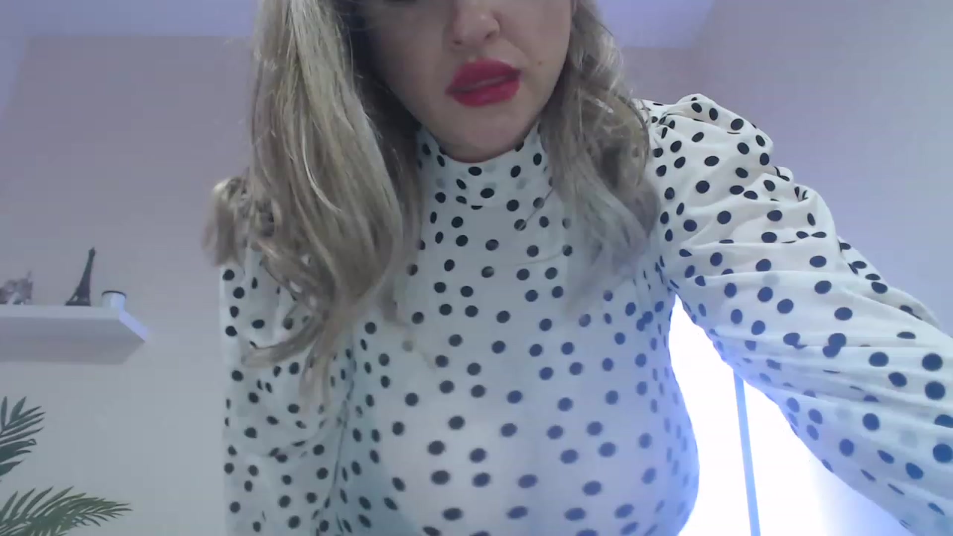 Gallery image thumbnail from Busty_Girl00's myfreecams stream on, 04/01/2023, 20:49 image 8 of 20
