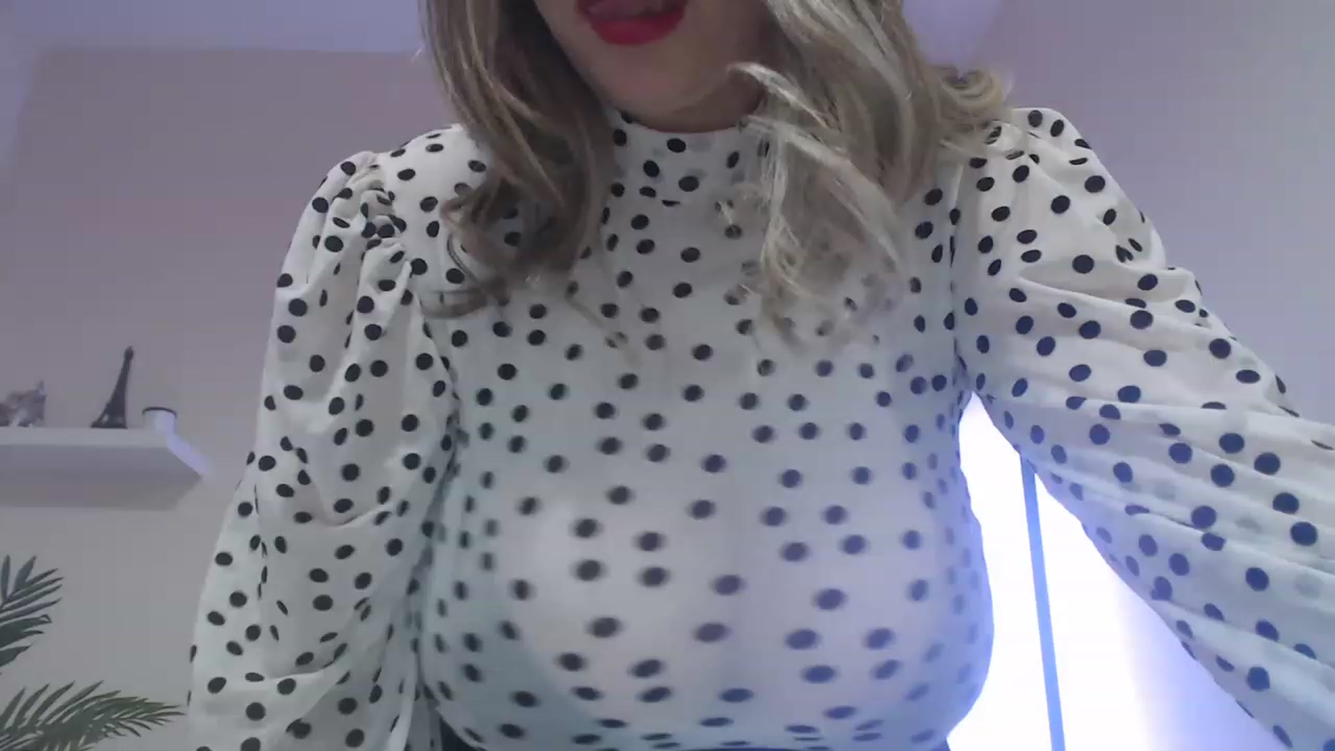 Gallery image thumbnail from Busty_Girl00's myfreecams stream on, 04/01/2023, 20:49 image 6 of 20
