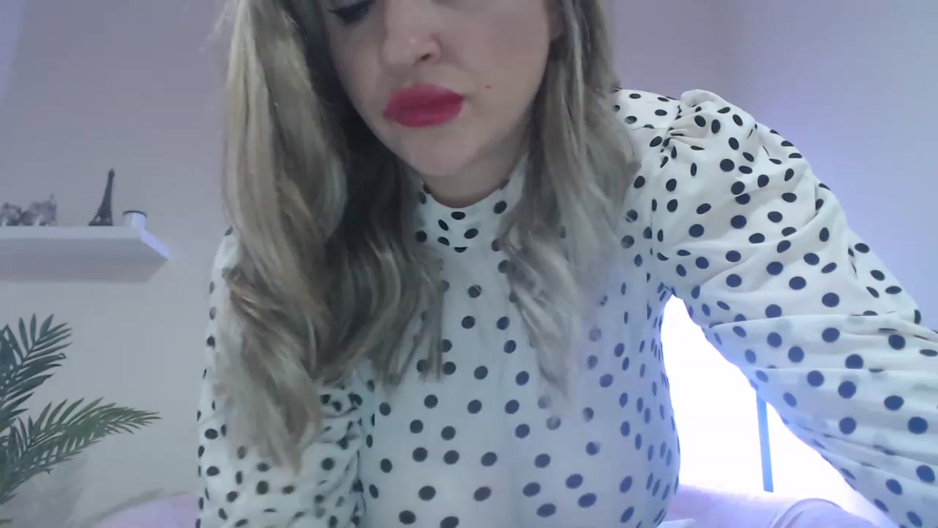 Gallery image thumbnail from Busty_Girl00's myfreecams stream on, 04/01/2023, 20:49 image 20 of 20