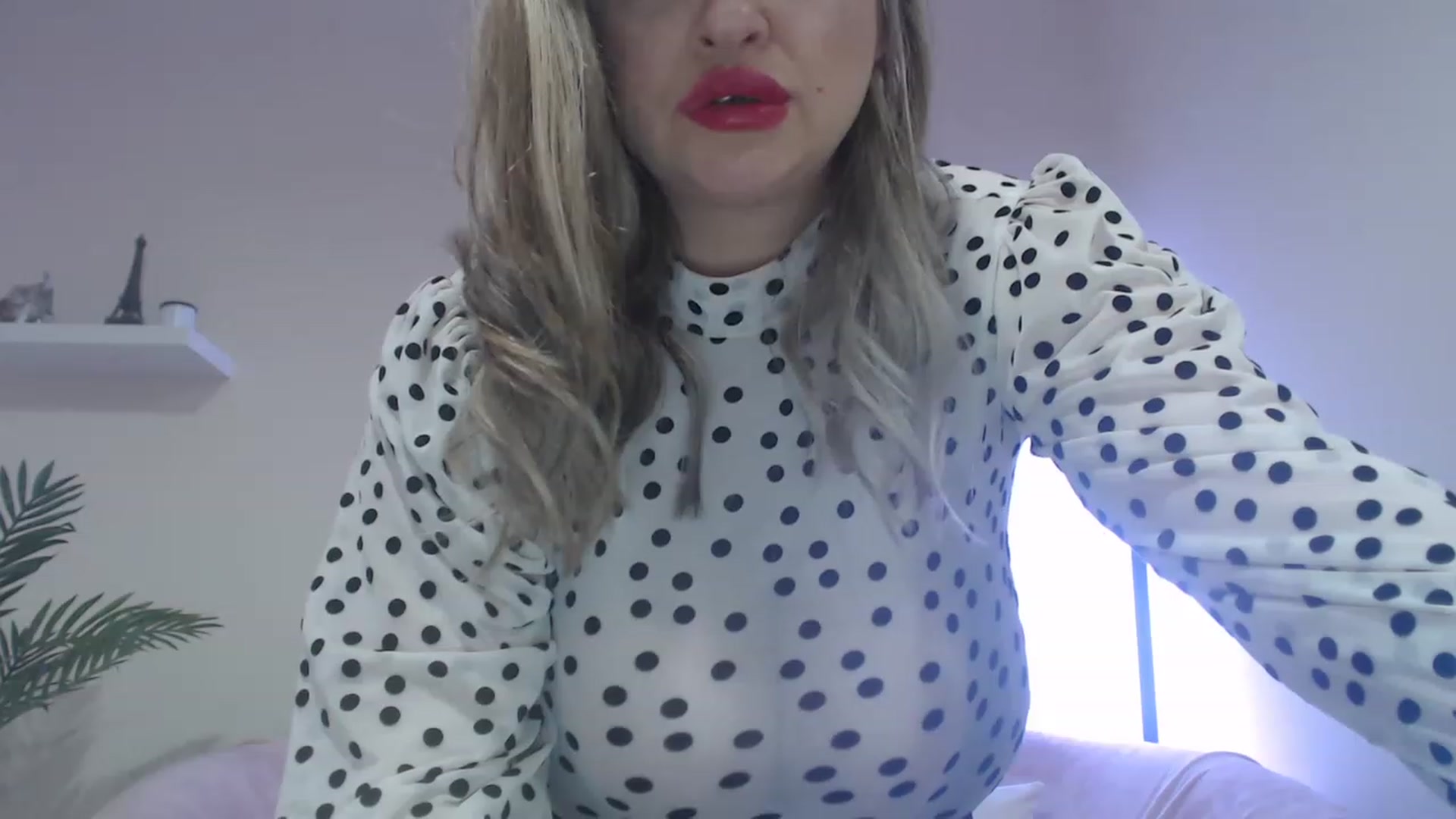 Gallery image thumbnail from Busty_Girl00's myfreecams stream on, 04/01/2023, 20:49 image 15 of 20