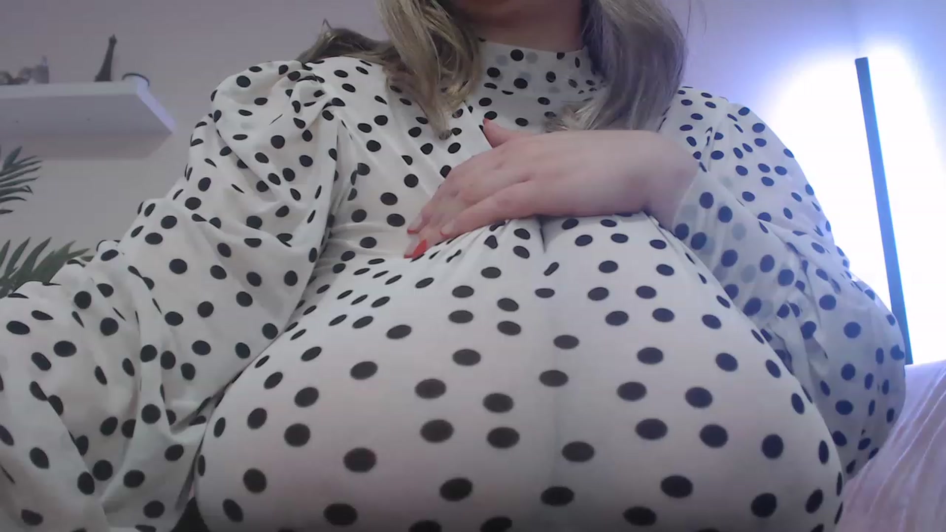 Gallery image thumbnail from Busty_Girl00's myfreecams stream on, 04/01/2023, 21:28 image 3 of 20