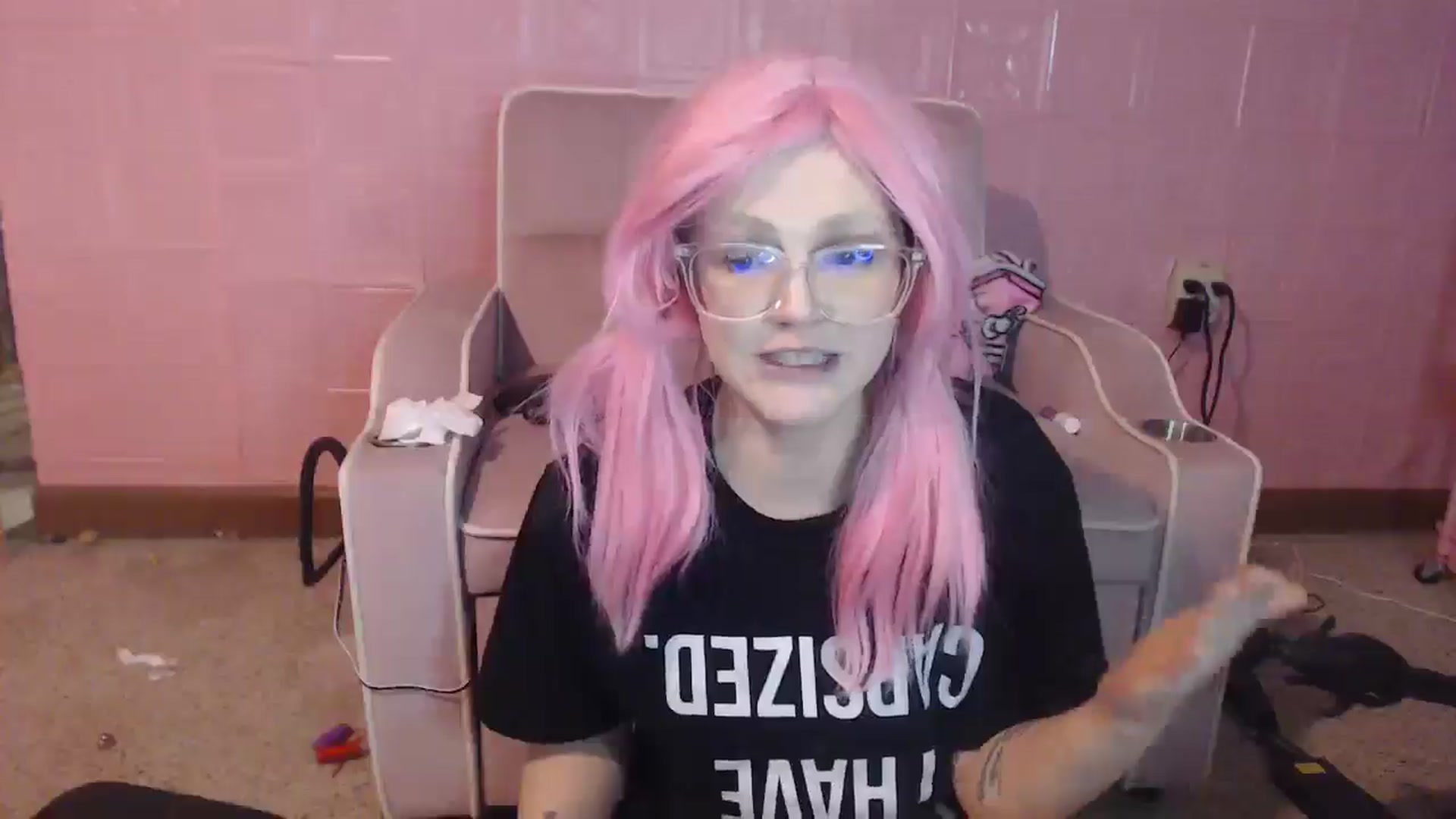 Gallery image thumbnail from ButtPlugMaker's myfreecams stream on, 07/12/2025, 10:38 image 16 of 20