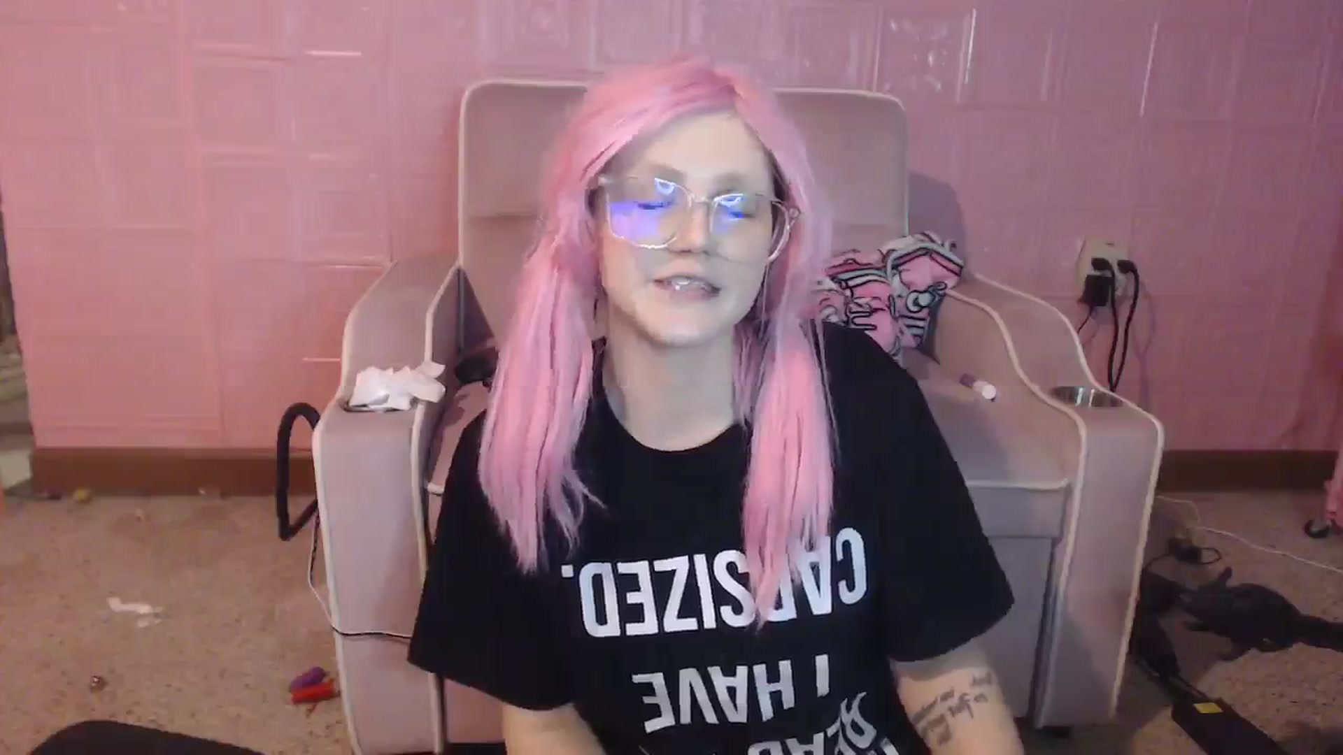 Gallery image thumbnail from ButtPlugMaker's myfreecams stream on, 07/12/2025, 10:38 image 17 of 20