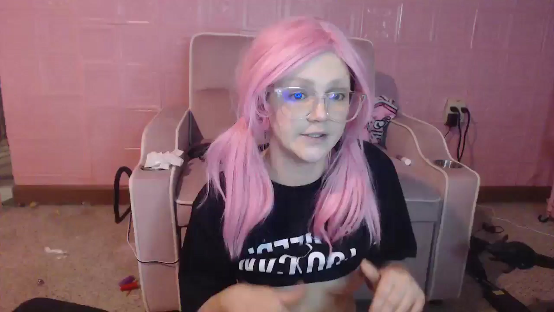Gallery image thumbnail from ButtPlugMaker's myfreecams stream on, 07/12/2025, 10:38 image 1 of 20