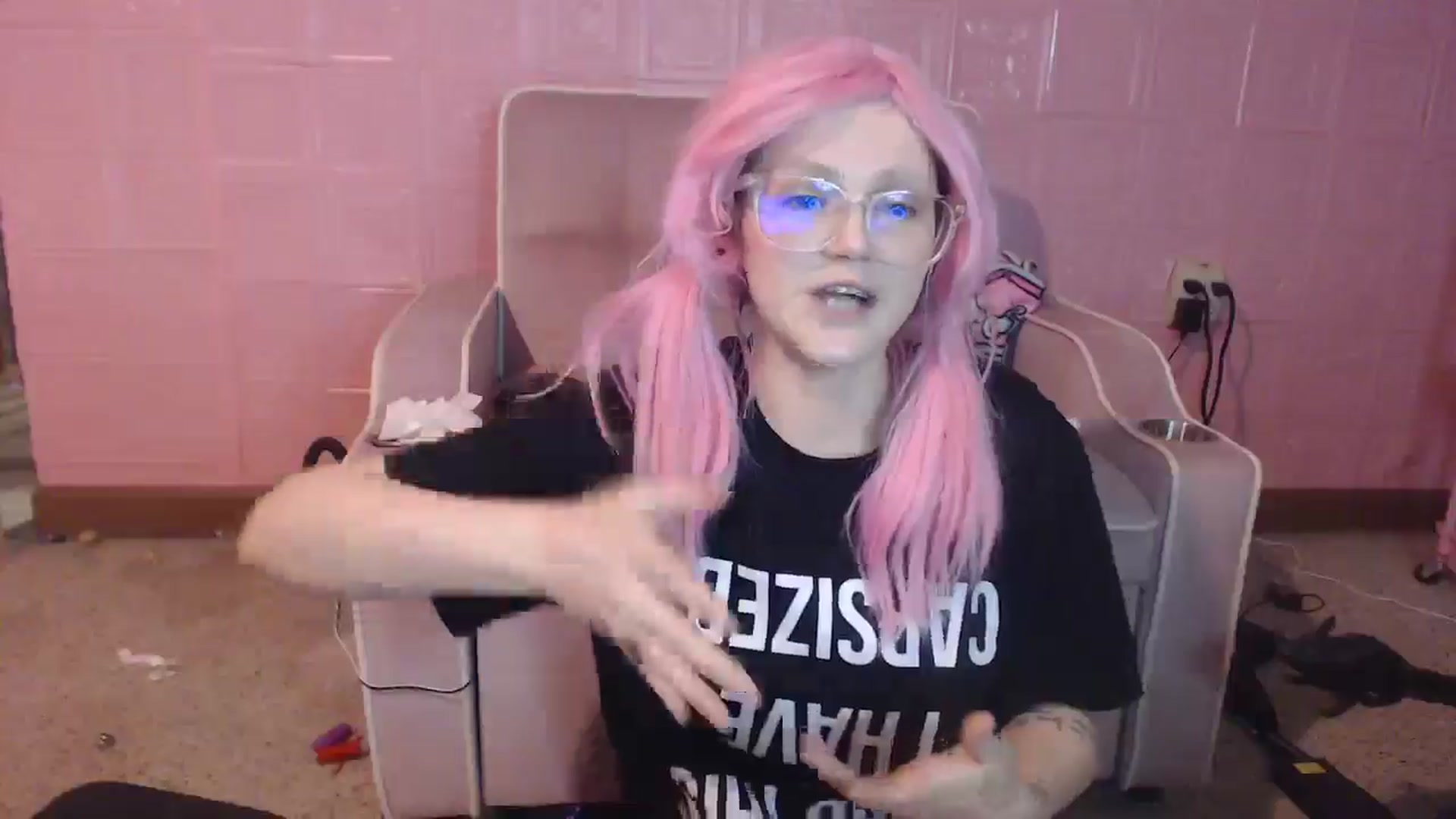 Gallery image thumbnail from ButtPlugMaker's myfreecams stream on, 07/12/2025, 10:38 image 15 of 20