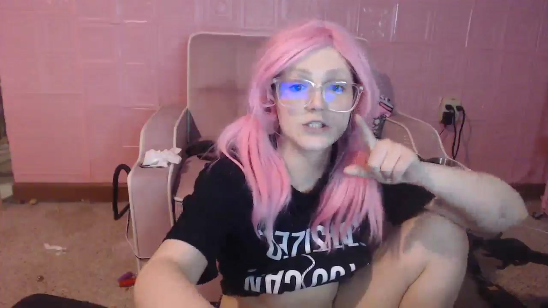 Gallery image thumbnail from ButtPlugMaker's myfreecams stream on, 07/12/2025, 10:38 image 2 of 20