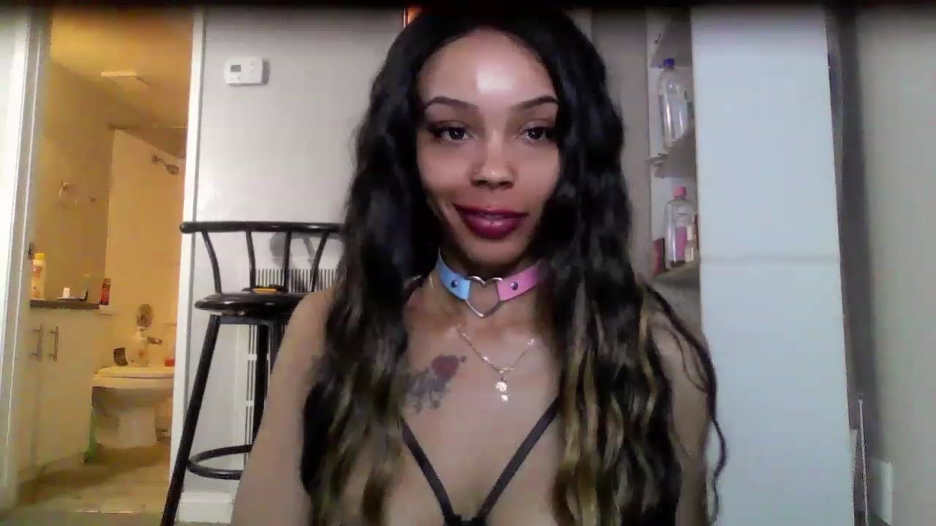 Gallery image thumbnail from Buttercupink's myfreecams stream on, 12/17/2022, 09:43 image 15 of 20
