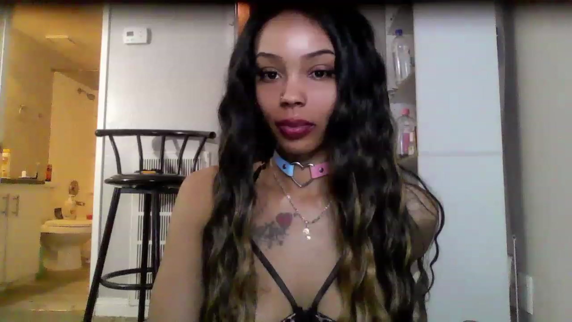 Gallery image thumbnail from Buttercupink's myfreecams stream on, 12/17/2022, 09:43 image 4 of 20