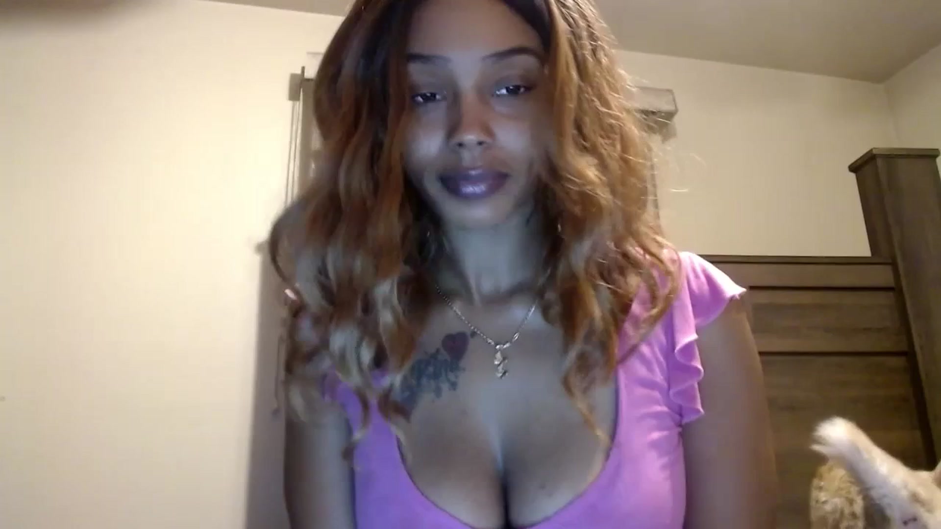 Gallery image thumbnail from Buttercupink's myfreecams stream on, 07/19/2023, 07:30 image 11 of 20