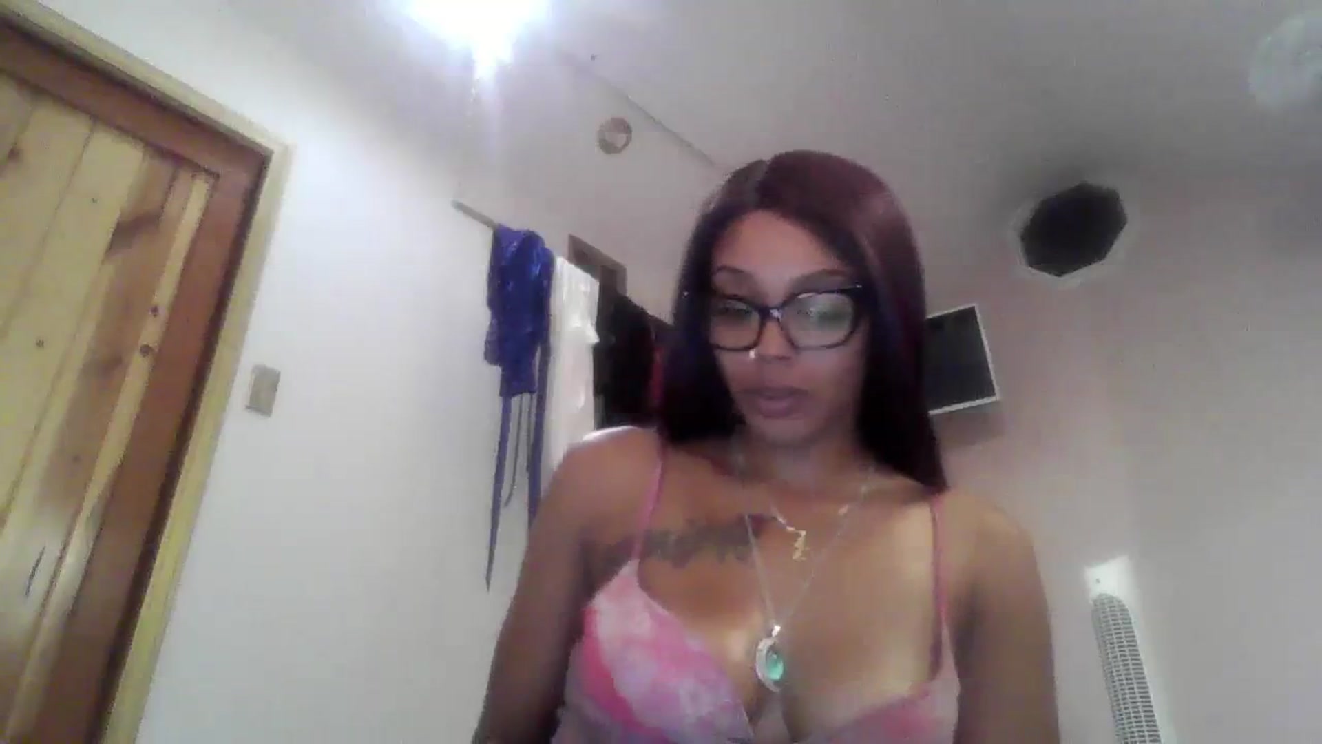 Gallery image thumbnail from Buttercupink's myfreecams stream on, 08/05/2023, 06:48 image 18 of 20
