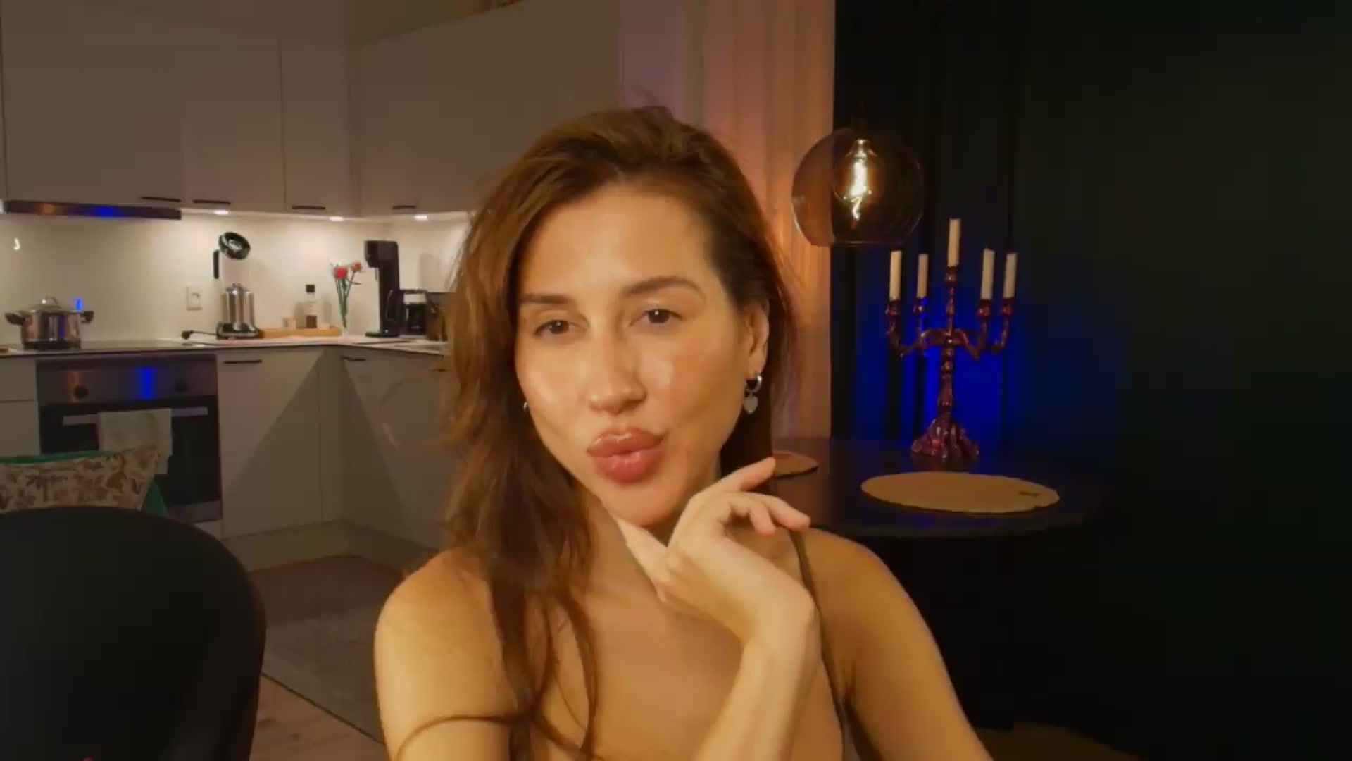 Gallery image thumbnail from ButterfliesAgain's myfreecams stream on, 08/07/2026, 22:34 image 12 of 20