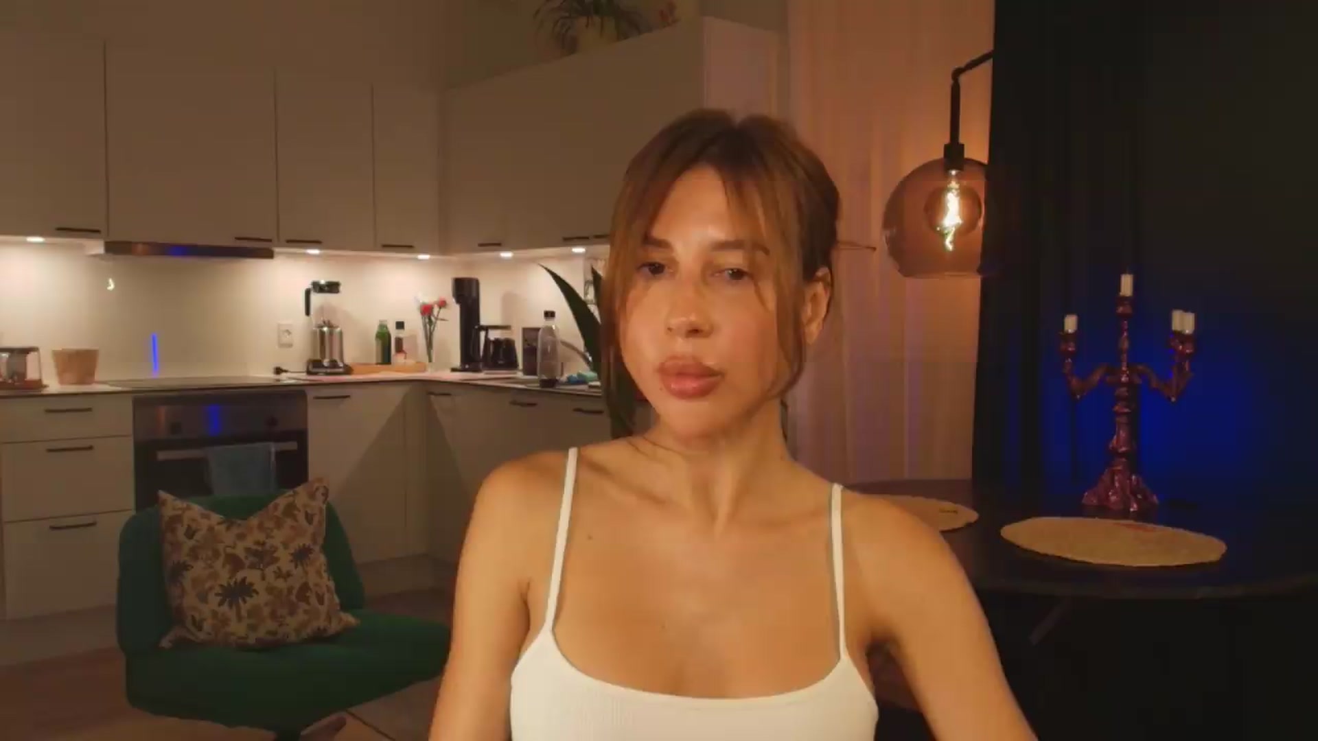 Gallery image thumbnail from ButterfliesAgain's myfreecams stream on, 08/11/2026, 19:50 image 19 of 20