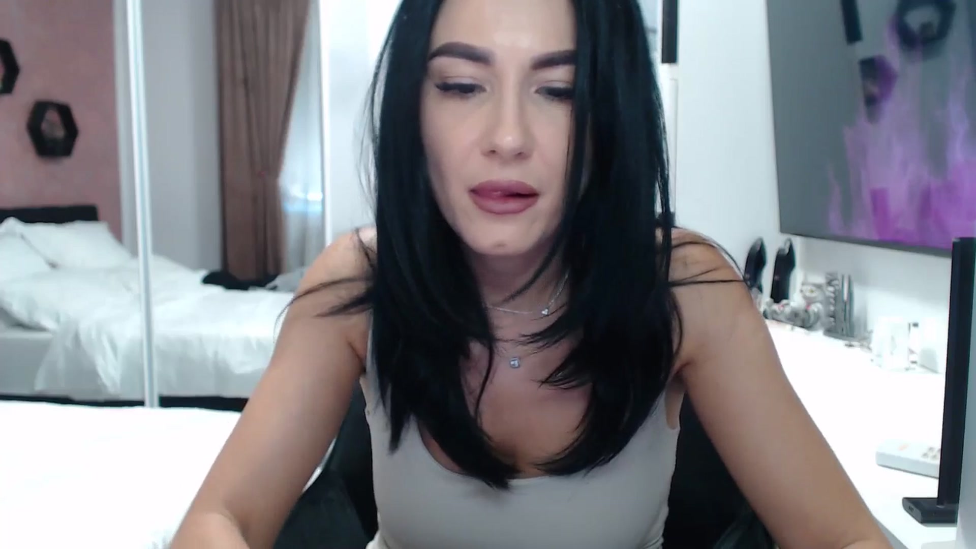 Gallery image thumbnail from Butterfly's myfreecams stream on, 09/26/2024, 14:20 image 5 of 20