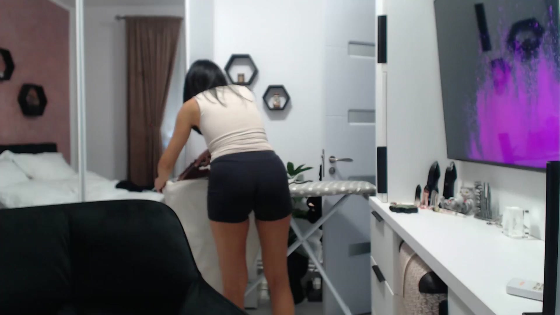 Gallery image thumbnail from Butterfly's myfreecams stream on, 09/26/2024, 14:20 image 16 of 20