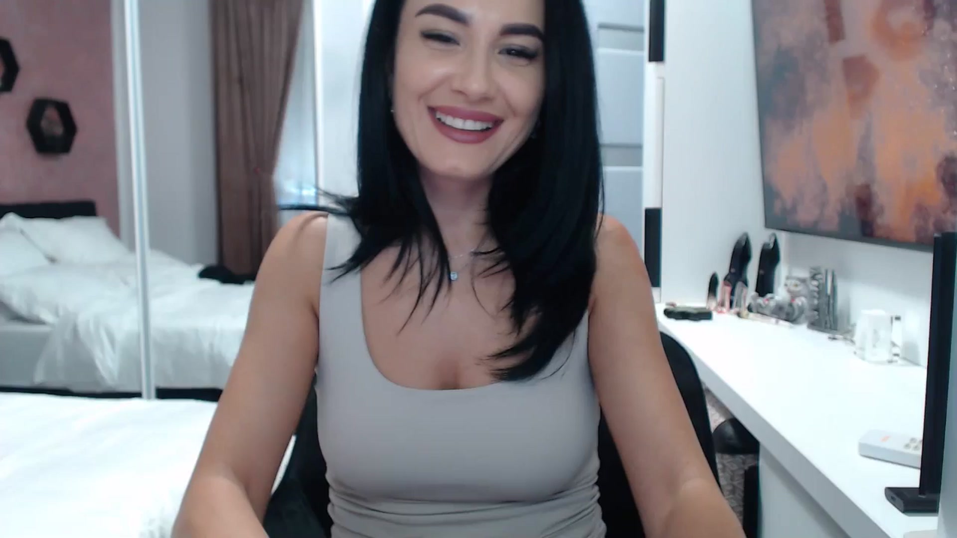 Gallery image thumbnail from Butterfly's myfreecams stream on, 09/26/2024, 14:20 image 10 of 20