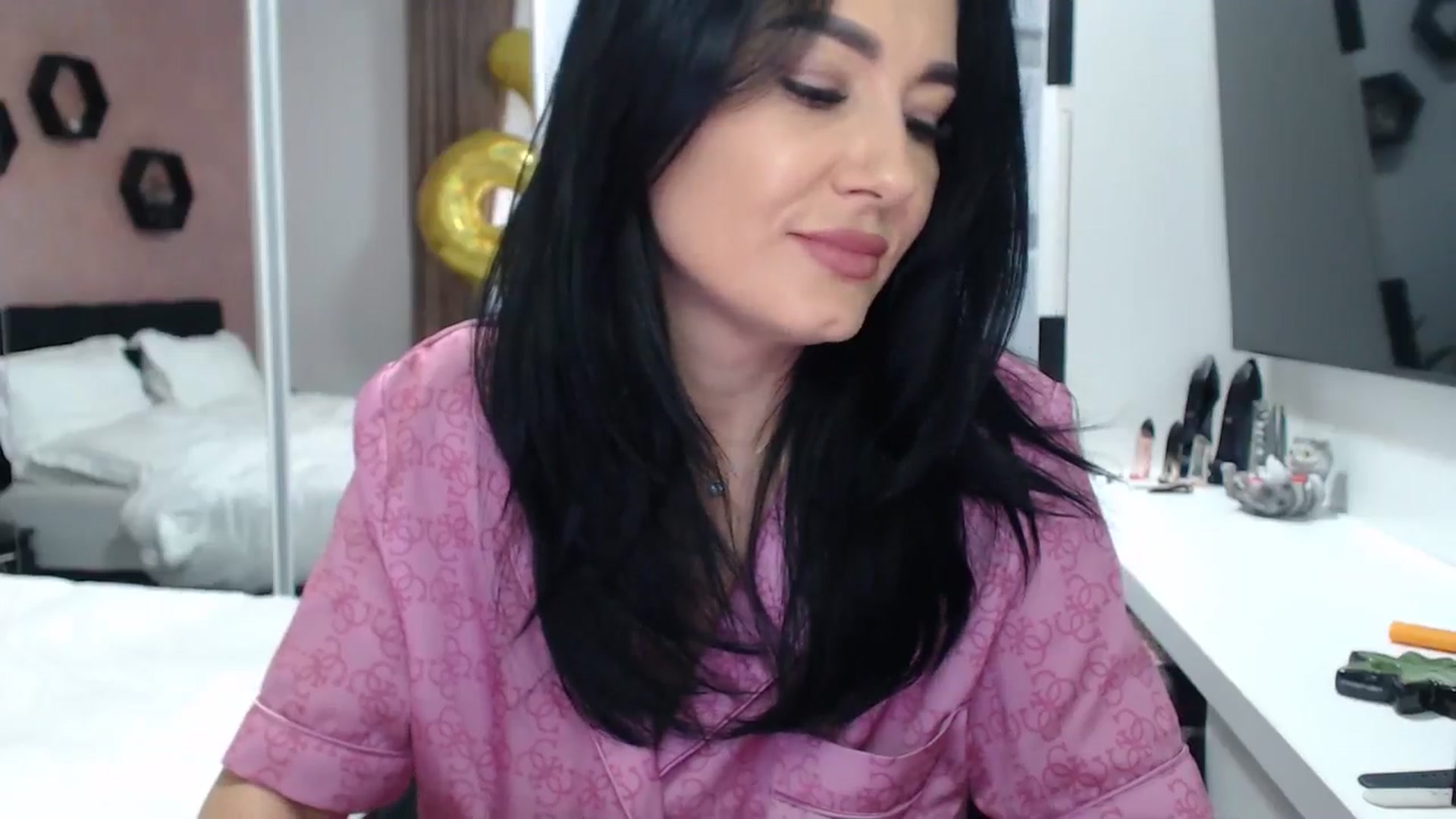 Gallery image thumbnail from Butterfly's myfreecams stream on, 10/09/2024, 13:20 image 3 of 20