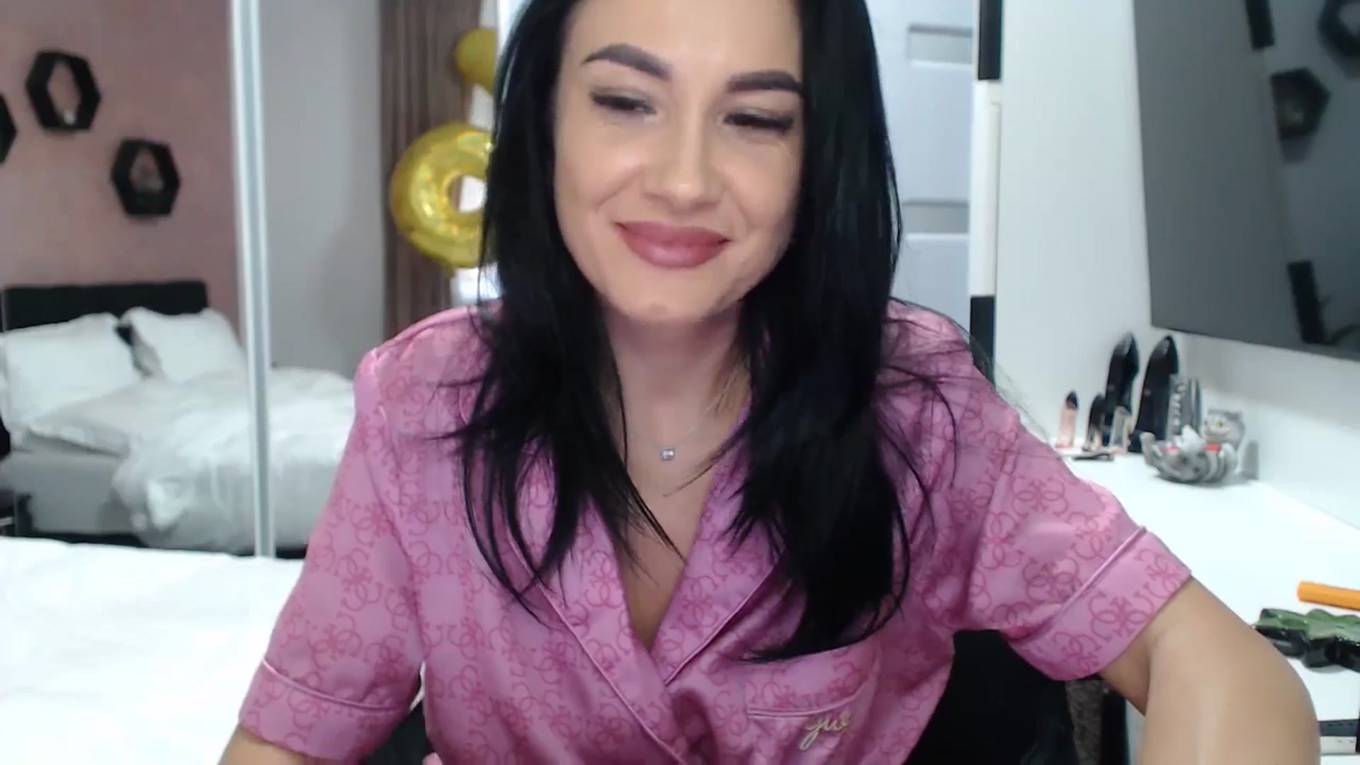 Gallery image thumbnail from Butterfly's myfreecams stream on, 10/09/2024, 13:20 image 2 of 20