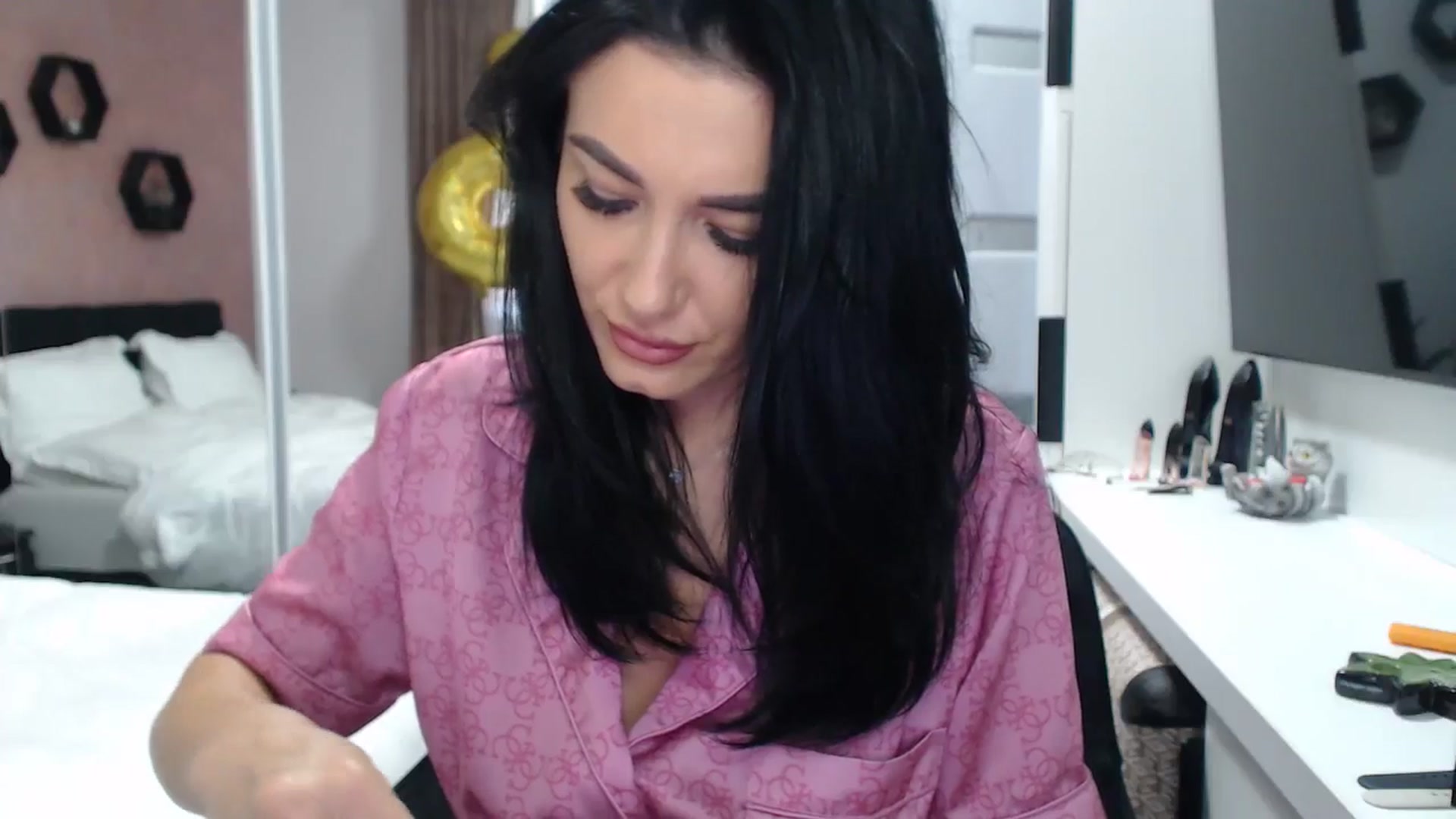 Gallery image thumbnail from Butterfly's myfreecams stream on, 10/09/2024, 13:20 image 5 of 20