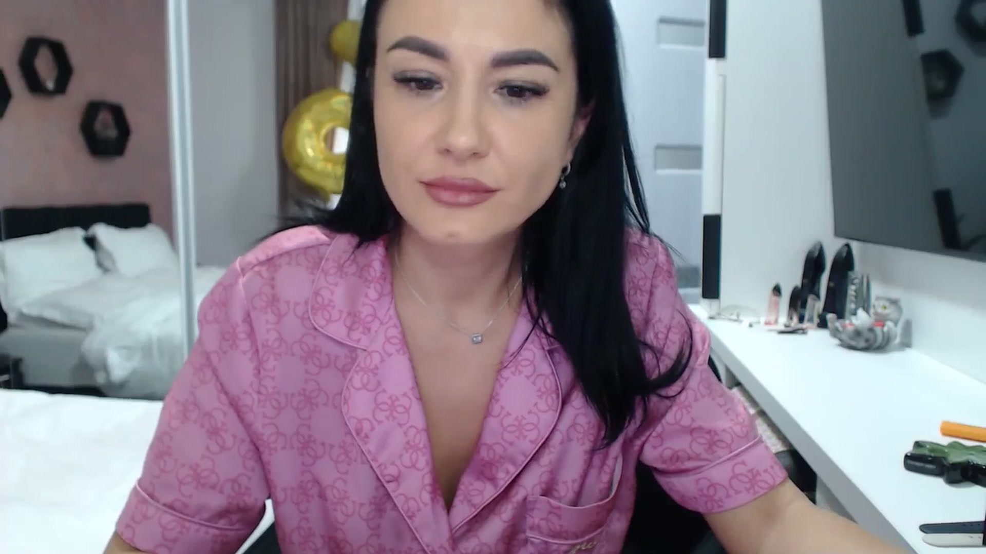 Gallery image thumbnail from Butterfly's myfreecams stream on, 10/09/2024, 13:20 image 6 of 20