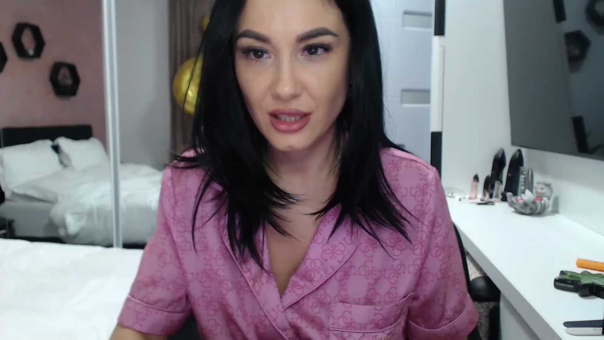 Gallery image thumbnail from Butterfly's myfreecams stream on, 10/09/2024, 13:20 image 12 of 20