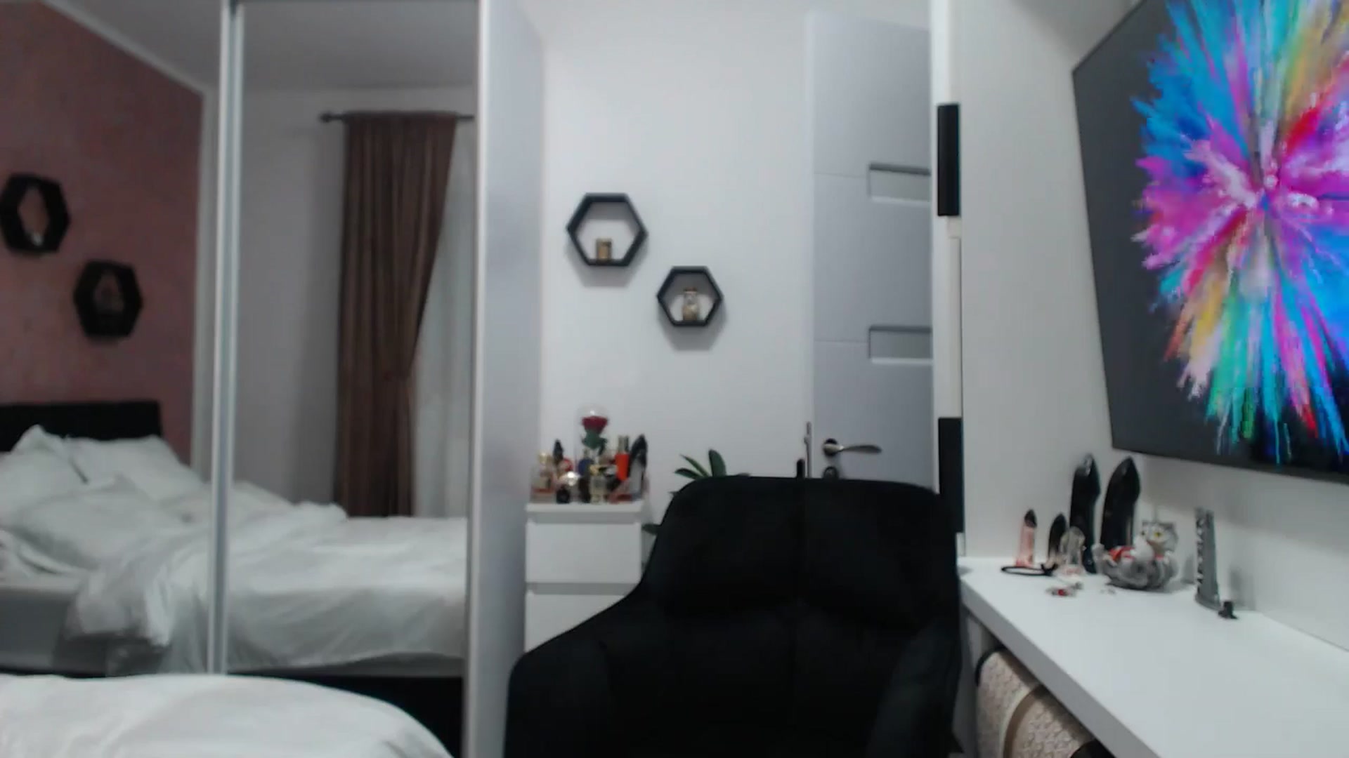 Gallery image thumbnail from Butterfly's myfreecams stream on, 10/30/2024, 19:51 image 5 of 20