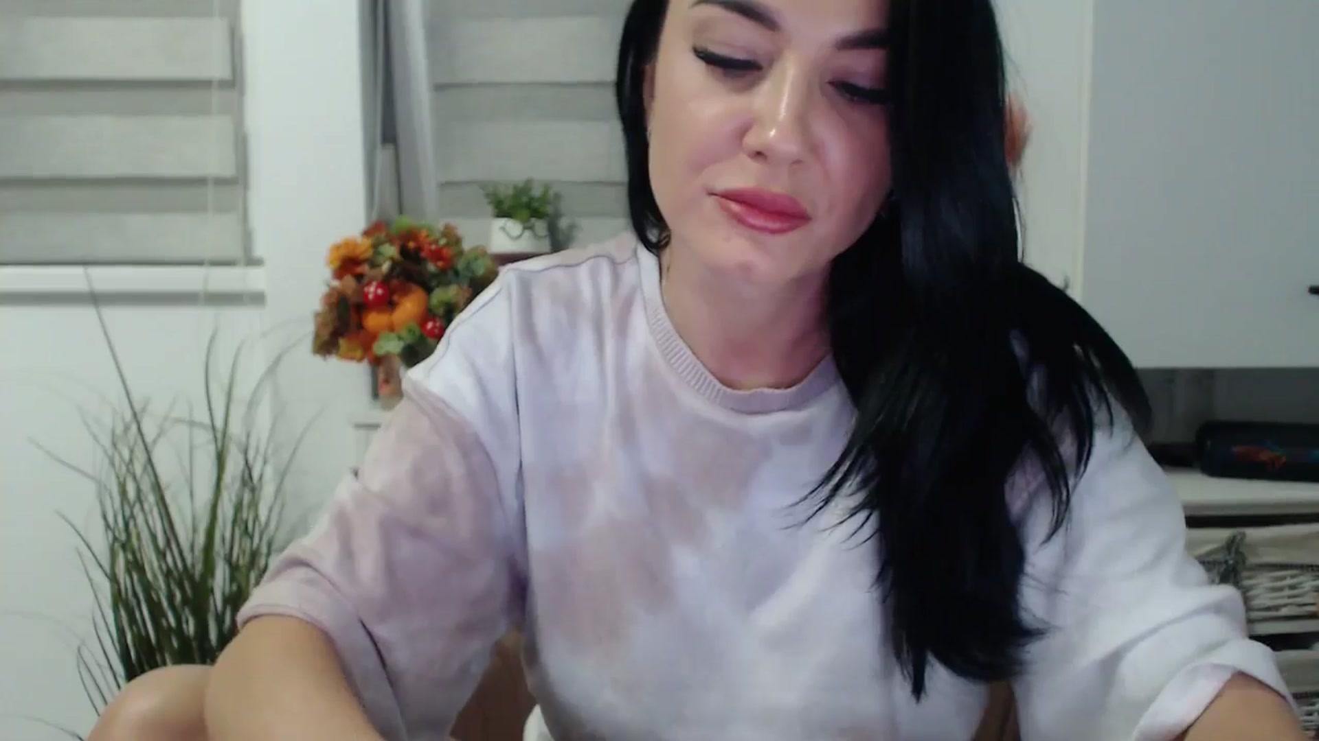 Gallery image thumbnail from Butterfly's myfreecams stream on, 11/05/2024, 04:06 image 10 of 20