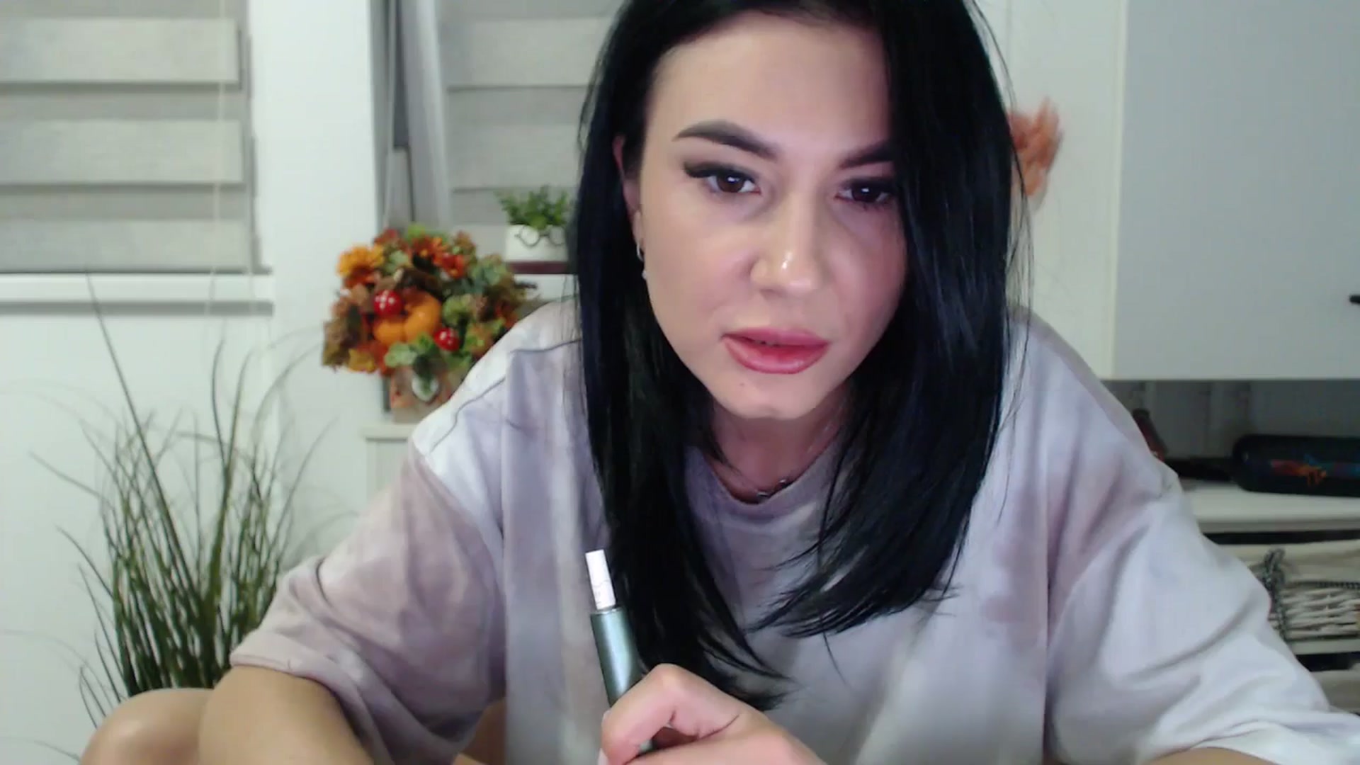 Gallery image thumbnail from Butterfly's myfreecams stream on, 11/05/2024, 04:06 image 17 of 20