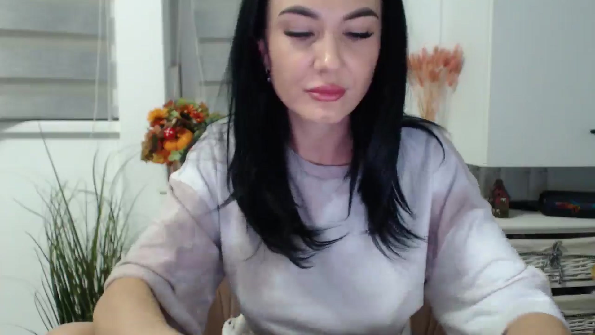 Gallery image thumbnail from Butterfly's myfreecams stream on, 11/05/2024, 04:06 image 7 of 20