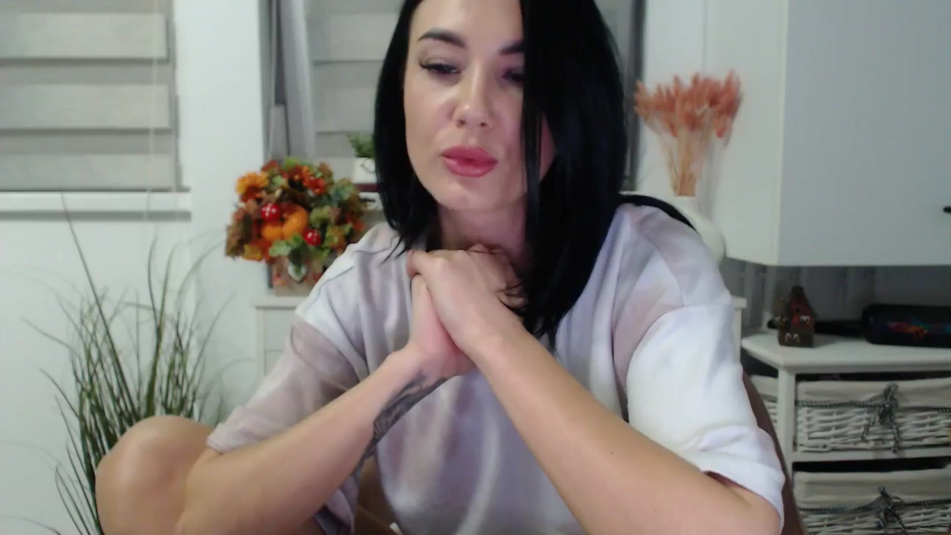 Gallery image thumbnail from Butterfly's myfreecams stream on, 11/05/2024, 04:06 image 13 of 20