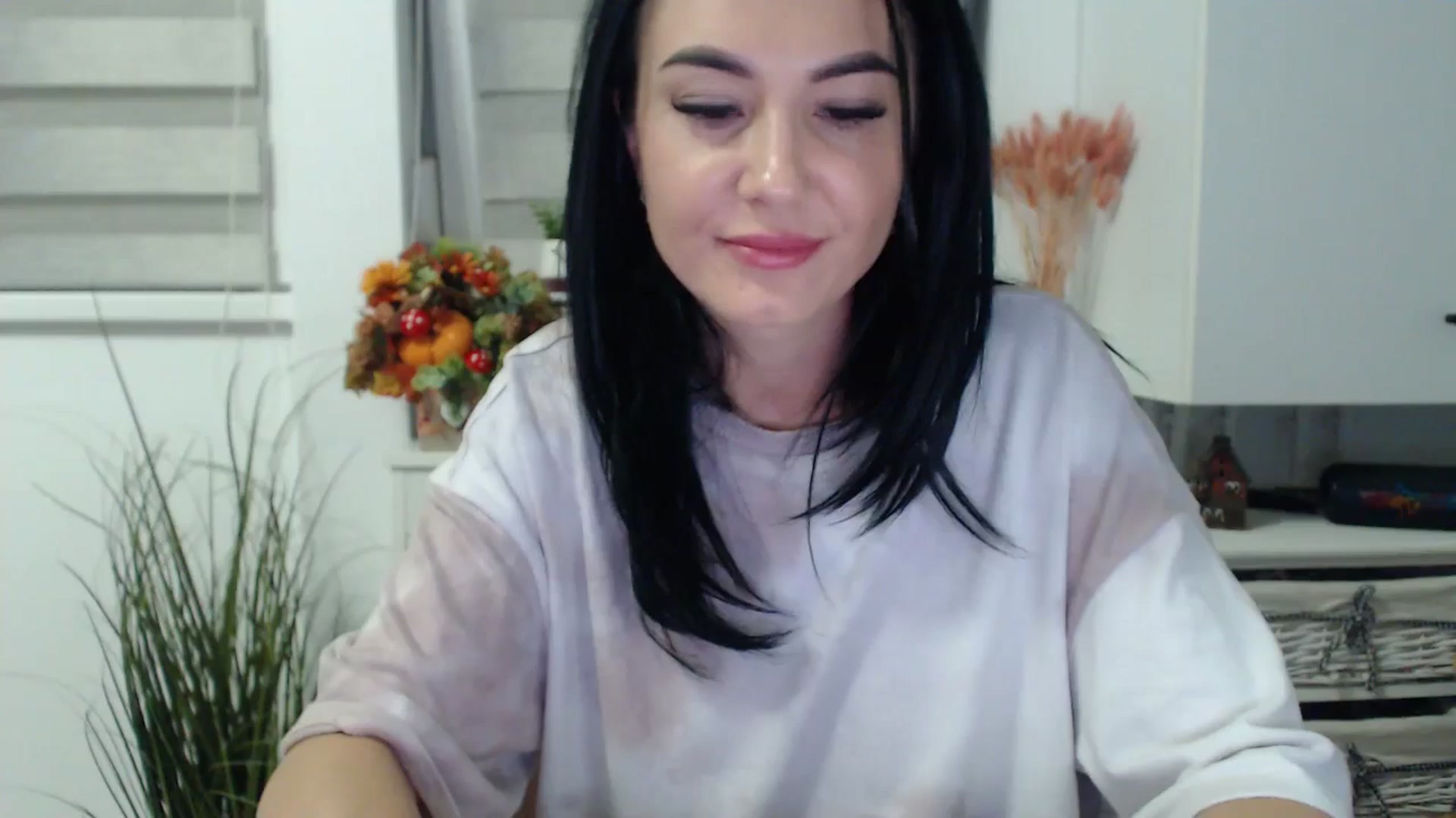 Gallery image thumbnail from Butterfly's myfreecams stream on, 11/05/2024, 04:06 image 18 of 20