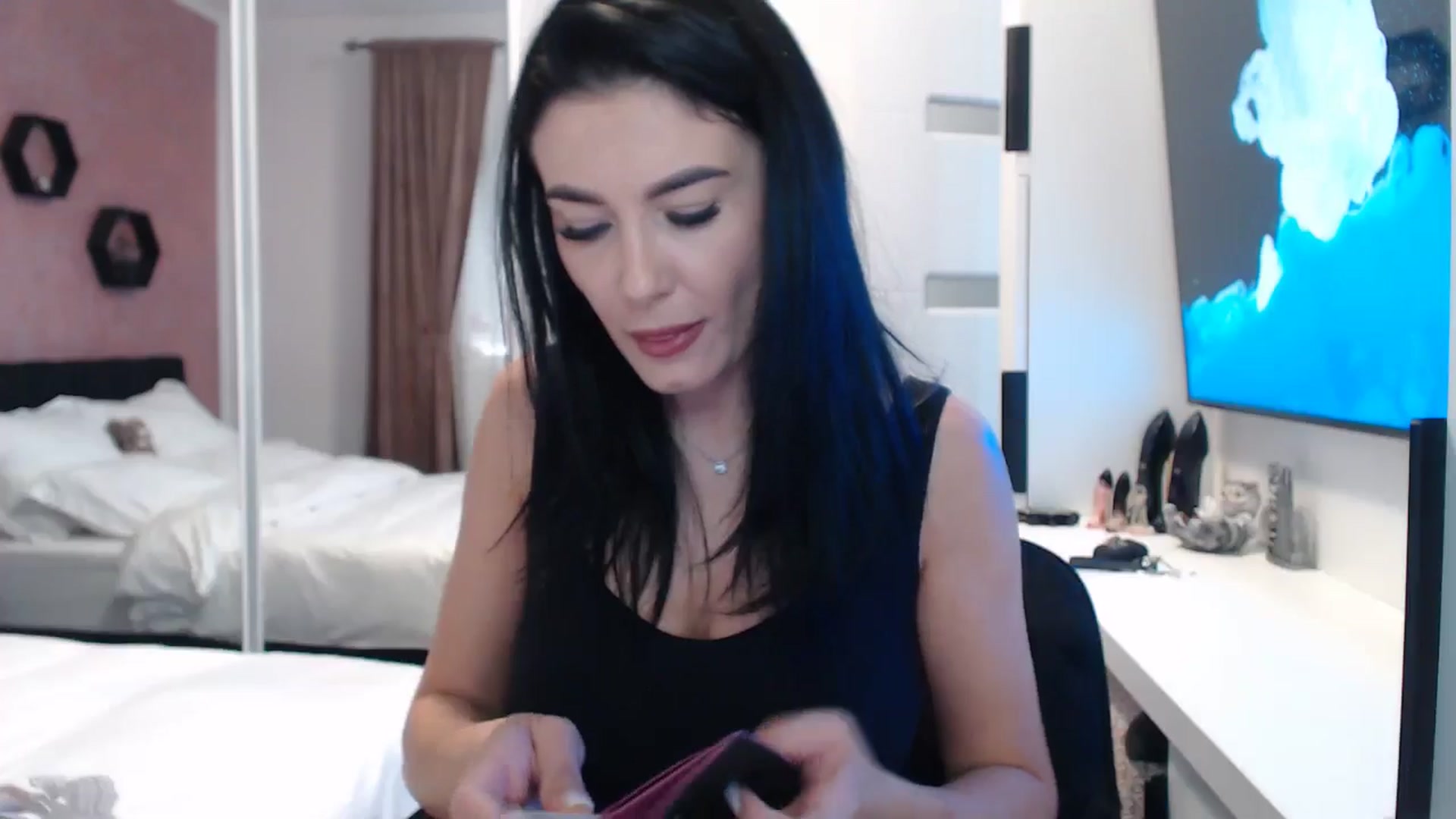 Gallery image thumbnail from Butterfly's myfreecams stream on, 11/08/2024, 12:20 image 5 of 20