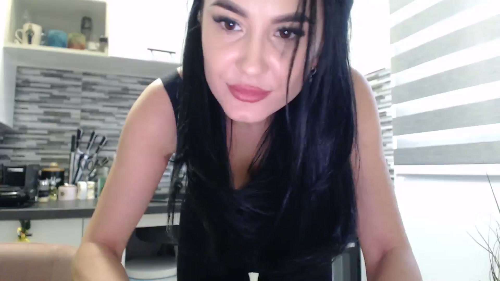 Gallery image thumbnail from Butterfly's myfreecams stream on, 11/13/2024, 14:01 image 3 of 20