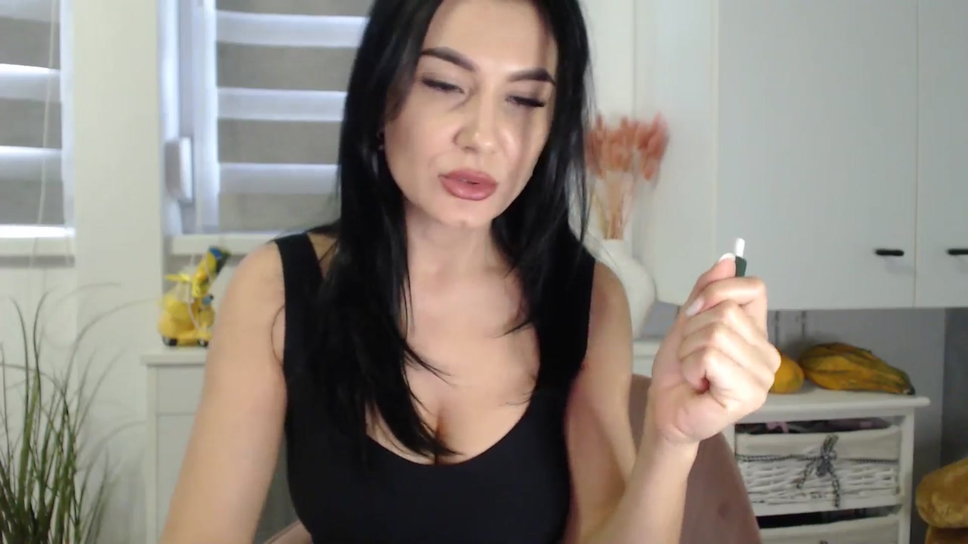 Gallery image thumbnail from Butterfly's myfreecams stream on, 11/13/2024, 14:01 image 7 of 20