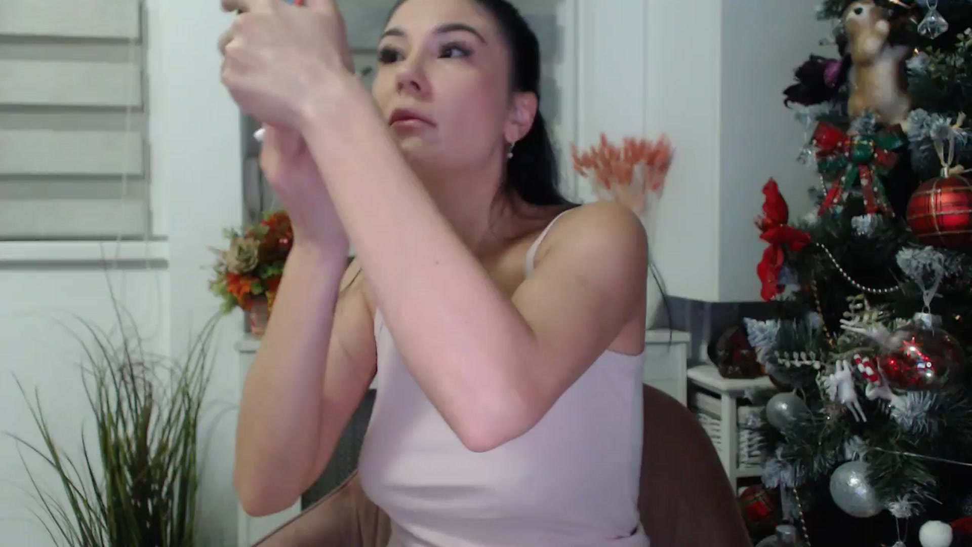 Gallery image thumbnail from Butterfly's myfreecams stream on, 12/10/2024, 03:28 image 1 of 20
