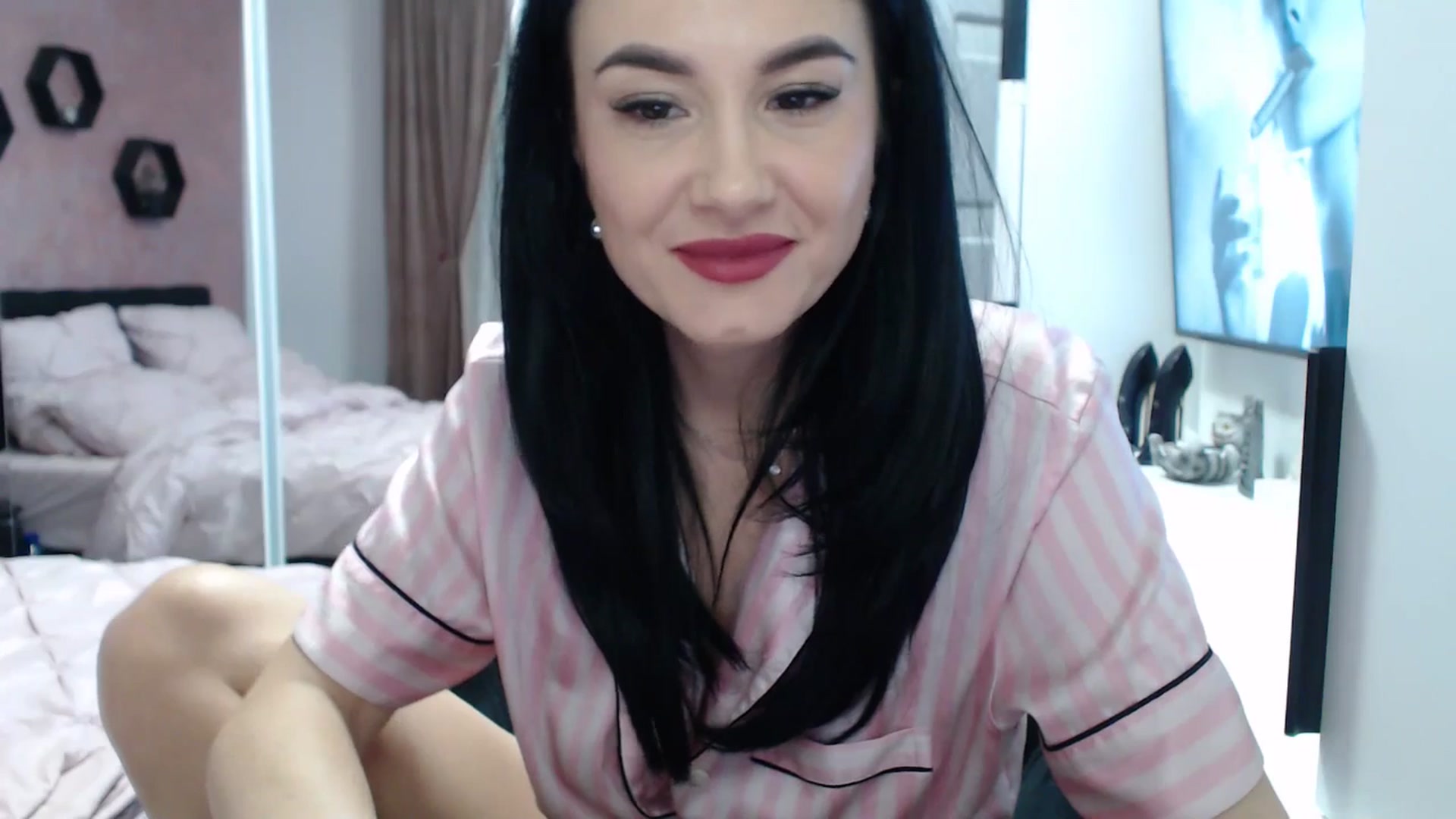 Gallery image thumbnail from Butterfly's myfreecams stream on, 12/29/2024, 19:25 image 9 of 20