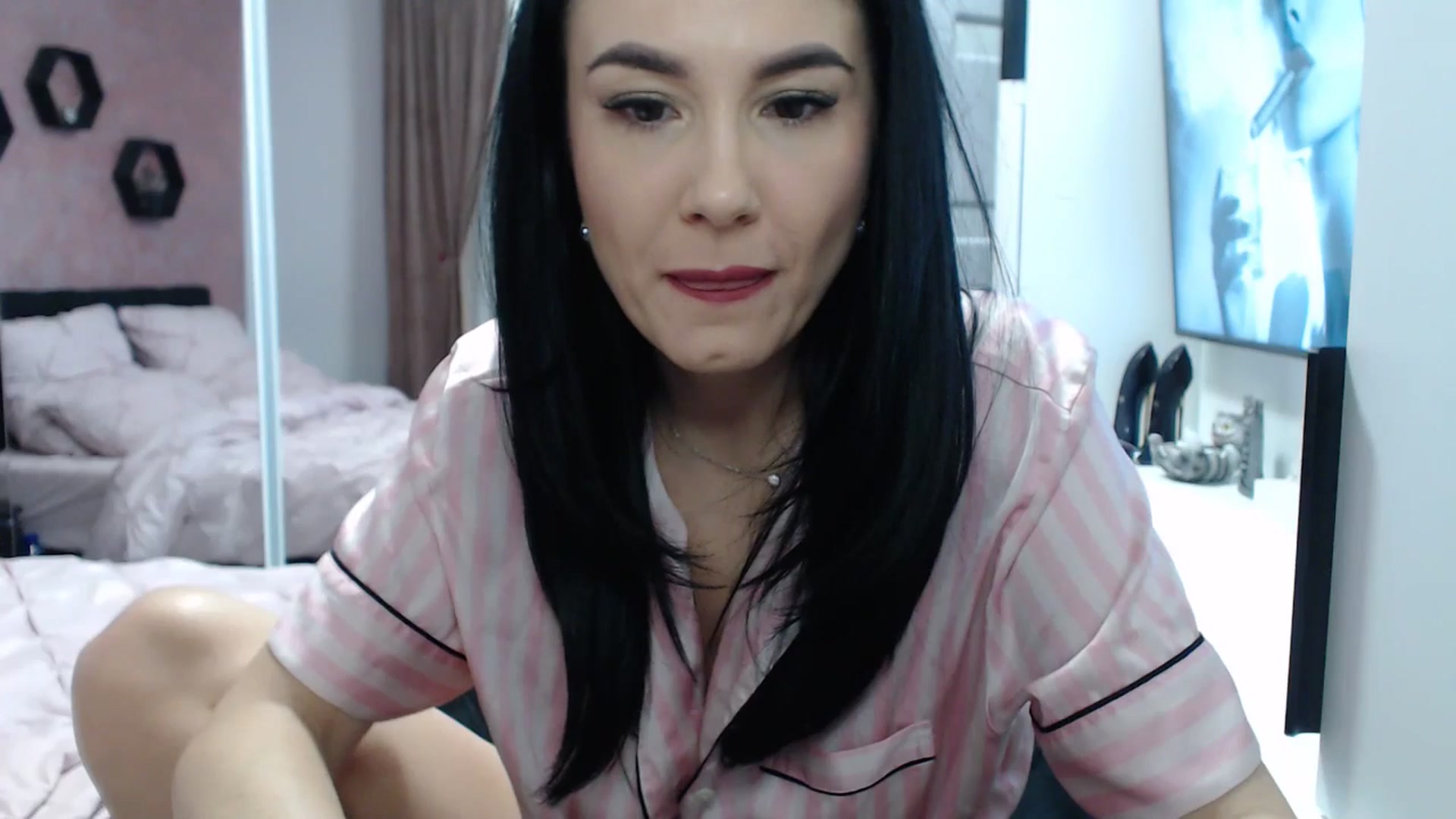 Gallery image thumbnail from Butterfly's myfreecams stream on, 12/29/2024, 19:25 image 14 of 20