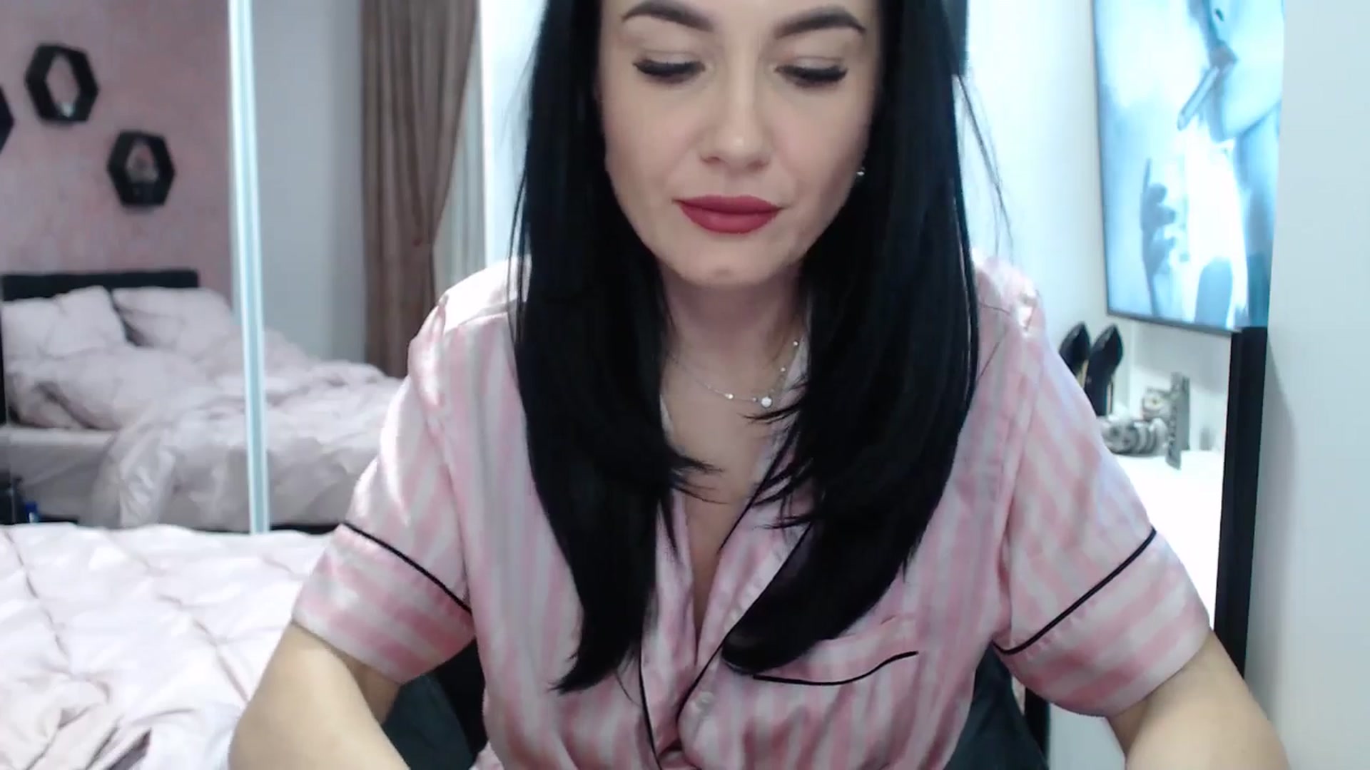 Gallery image thumbnail from Butterfly's myfreecams stream on, 12/29/2024, 19:25 image 15 of 20
