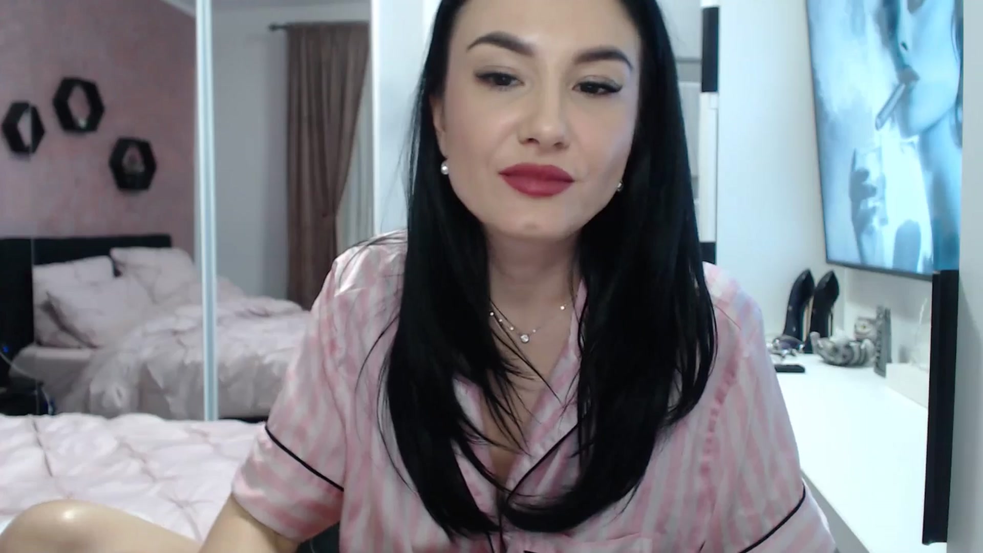 Gallery image thumbnail from Butterfly's myfreecams stream on, 12/29/2024, 20:44 image 7 of 20