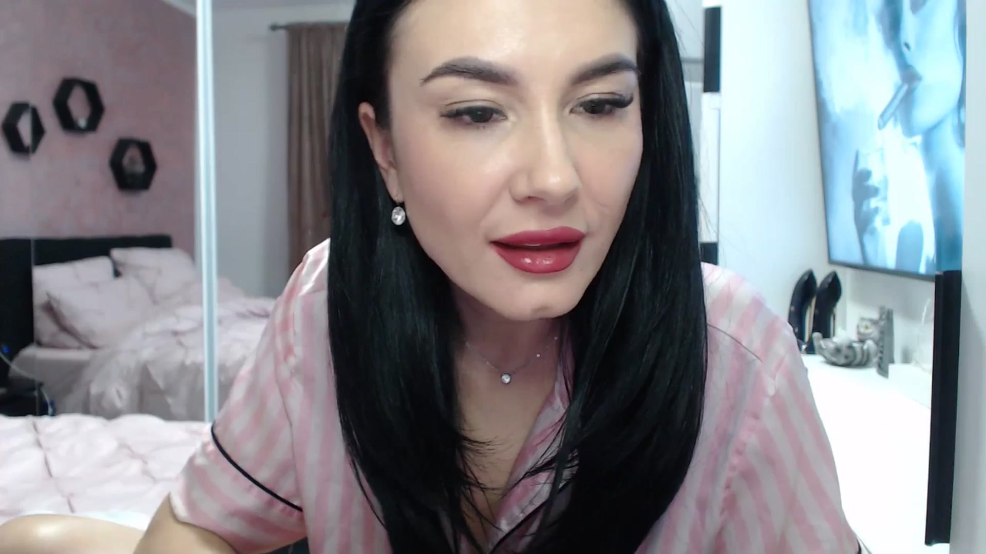 Gallery image thumbnail from Butterfly's myfreecams stream on, 12/29/2024, 20:44 image 5 of 20