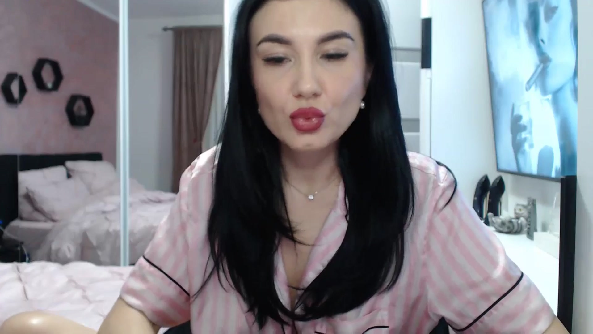 Gallery image thumbnail from Butterfly's myfreecams stream on, 12/29/2024, 20:44 image 13 of 20