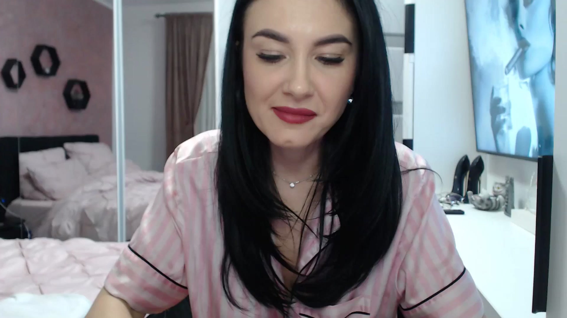 Gallery image thumbnail from Butterfly's myfreecams stream on, 12/29/2024, 20:44 image 1 of 20