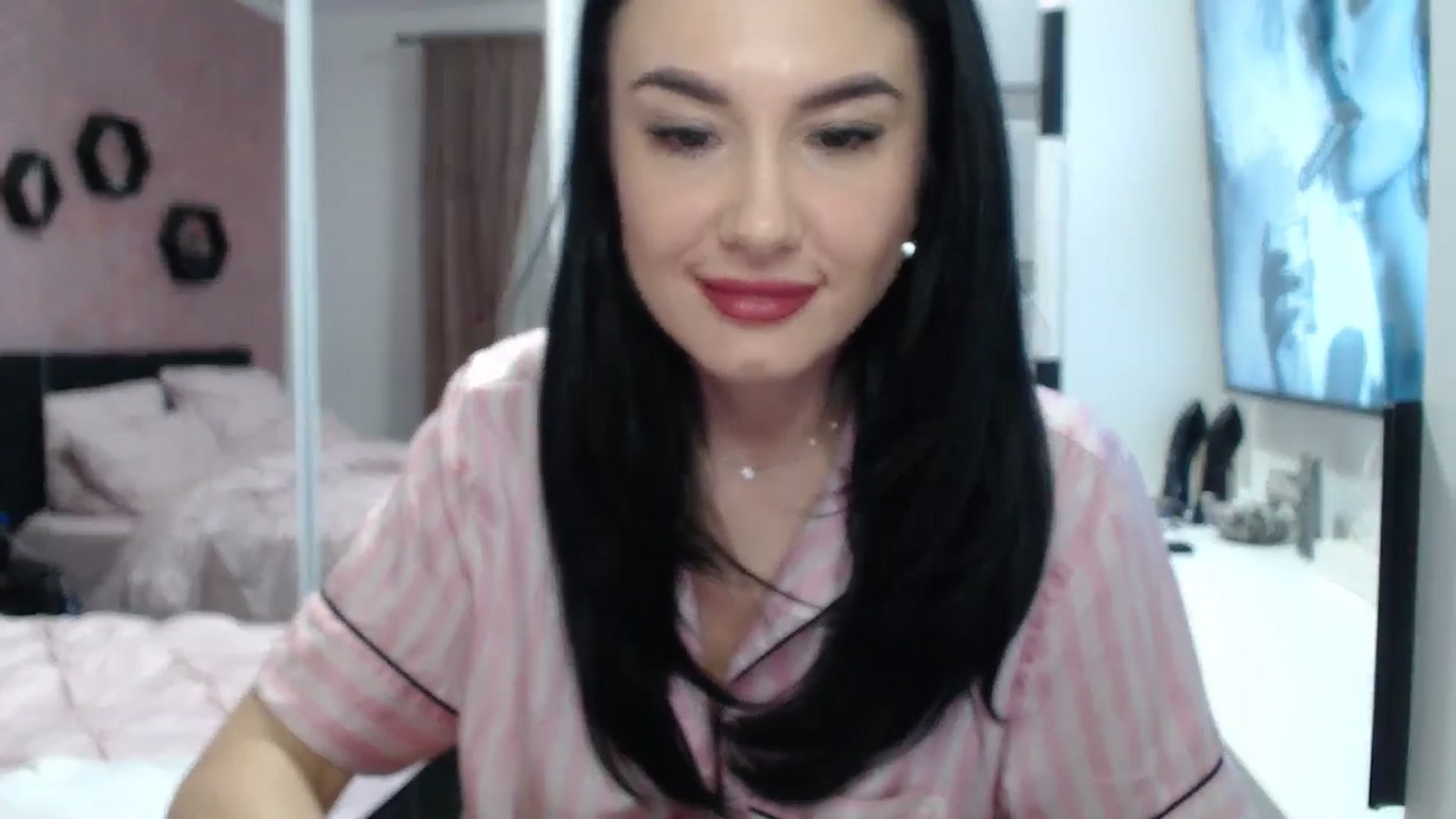 Gallery image thumbnail from Butterfly's myfreecams stream on, 12/29/2024, 20:44 image 2 of 20