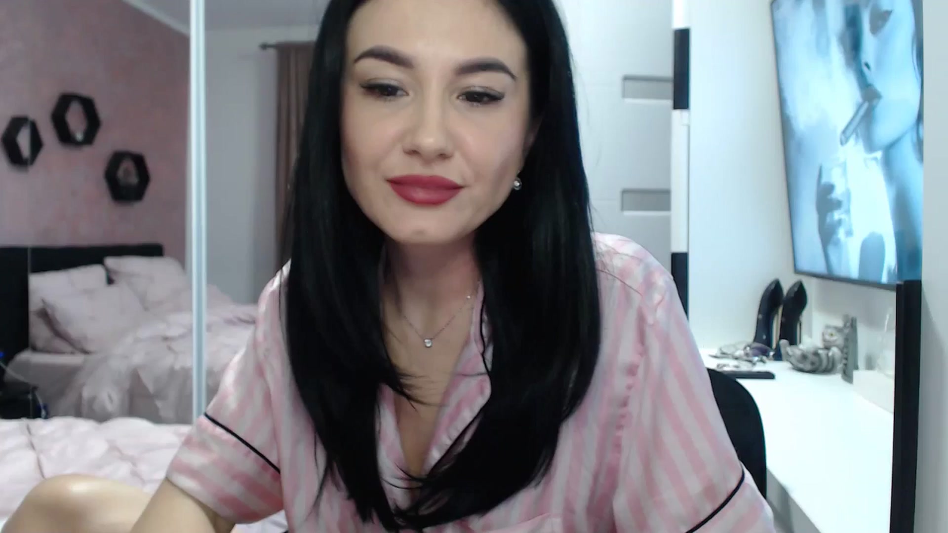 Gallery image thumbnail from Butterfly's myfreecams stream on, 12/29/2024, 20:44 image 14 of 20