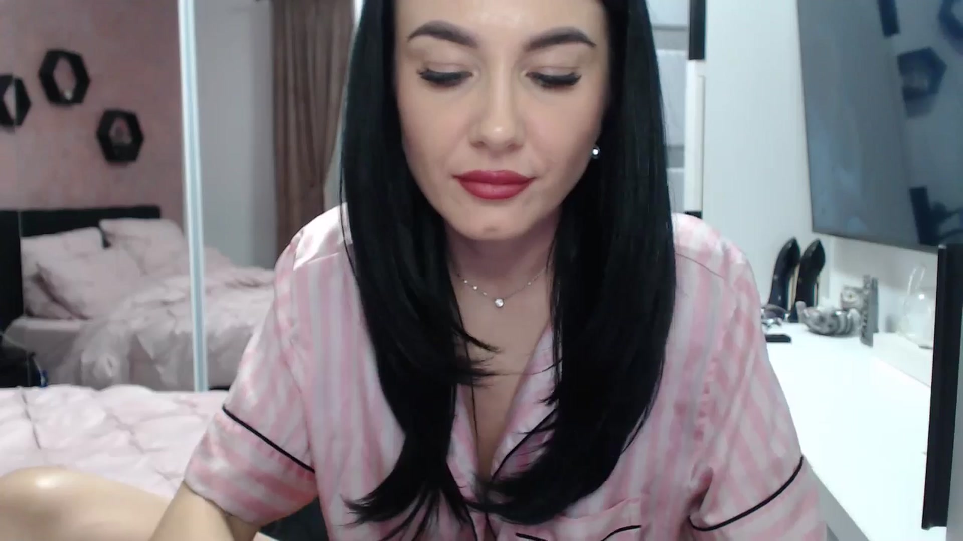 Gallery image thumbnail from Butterfly's myfreecams stream on, 12/29/2024, 21:02 image 15 of 20