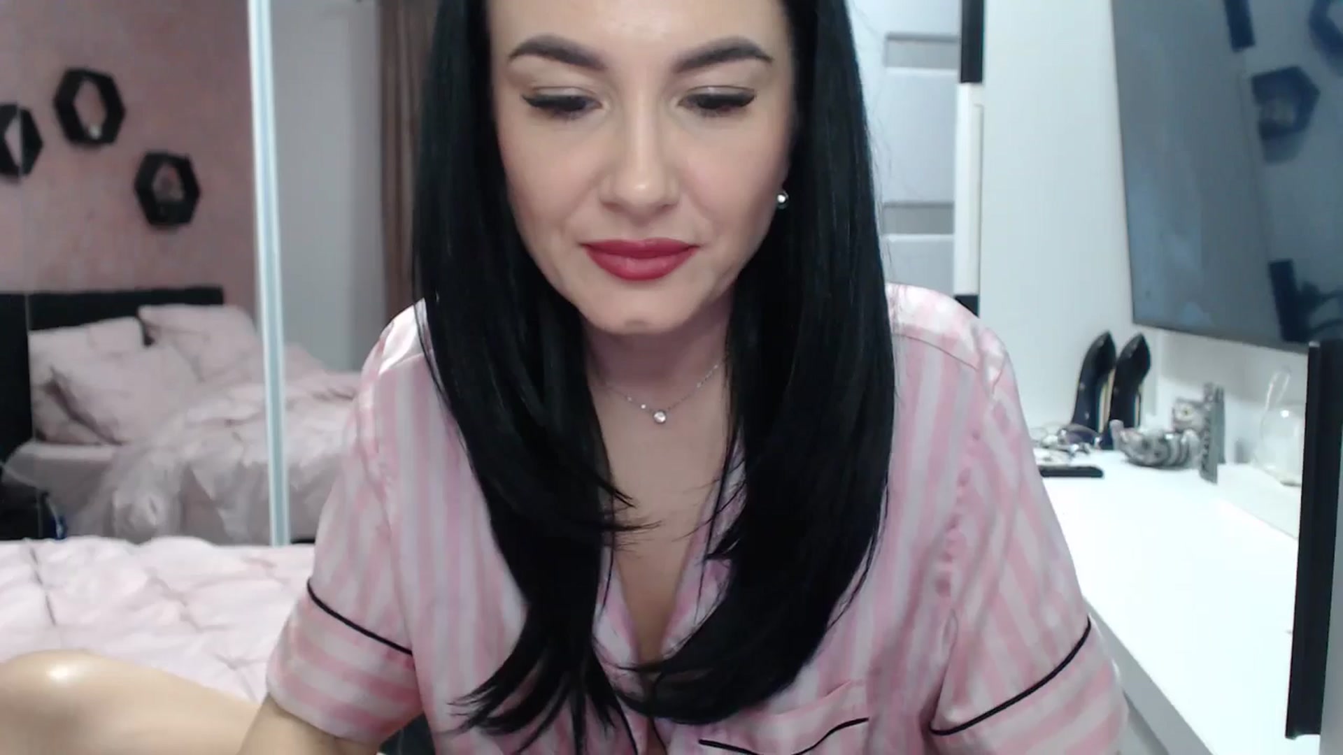 Gallery image thumbnail from Butterfly's myfreecams stream on, 12/29/2024, 21:02 image 11 of 20